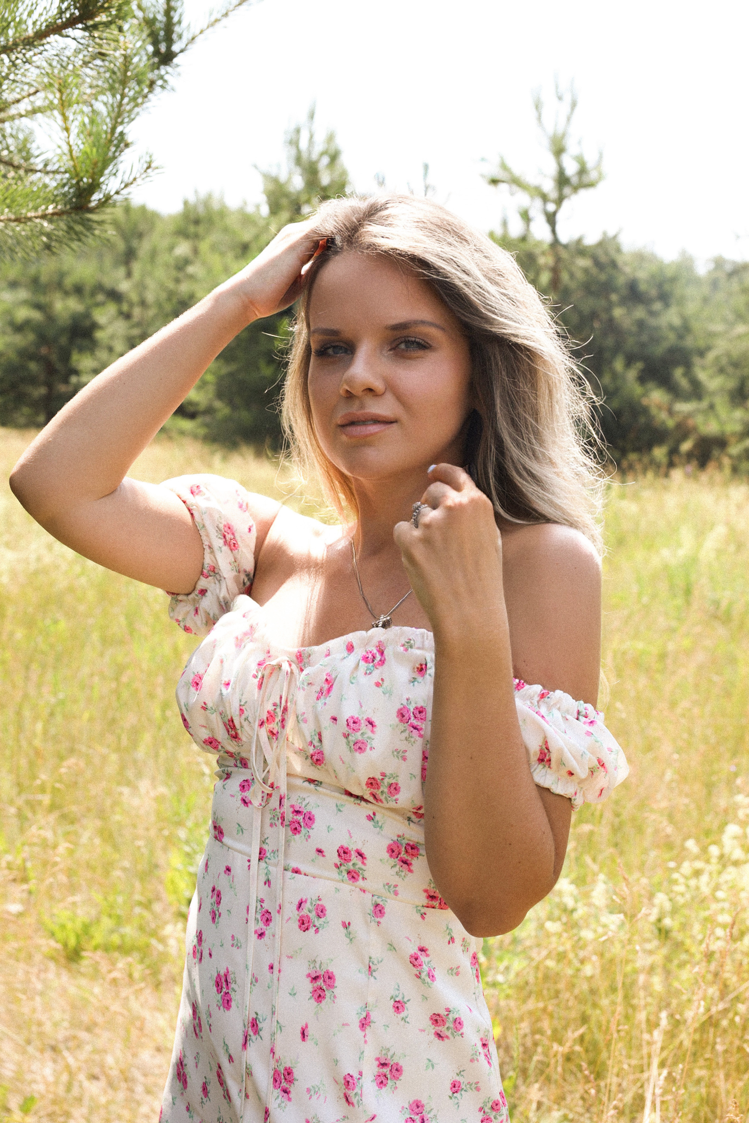 Даша и дочки в поле 🌾. Фотограф Нижний Новгород Юлия Болдырева