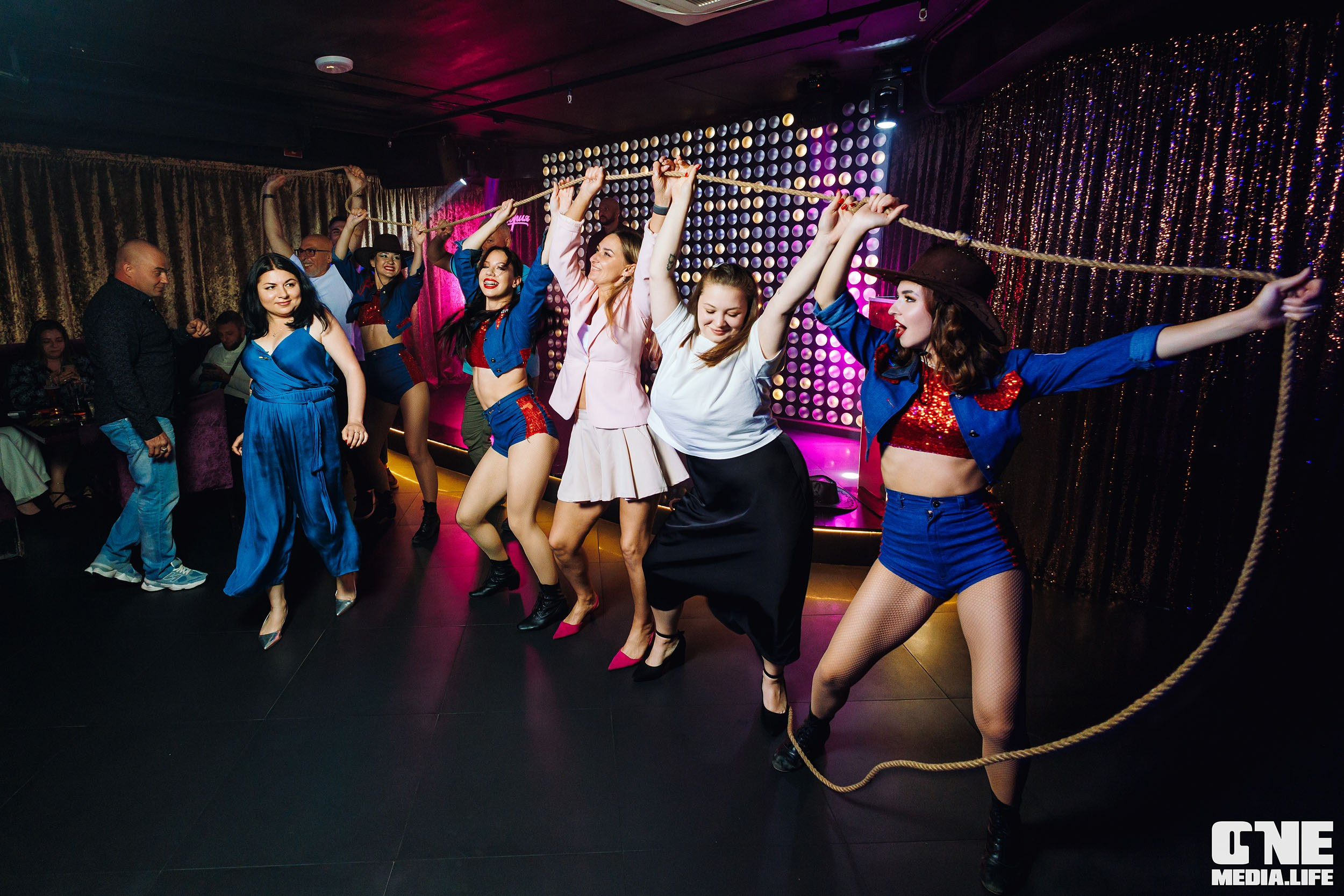 Фоторепортаж из караоке-клуба Эйфория. One Media Life: фоторепортажи, фотоотчеты с мероприятий и заведений