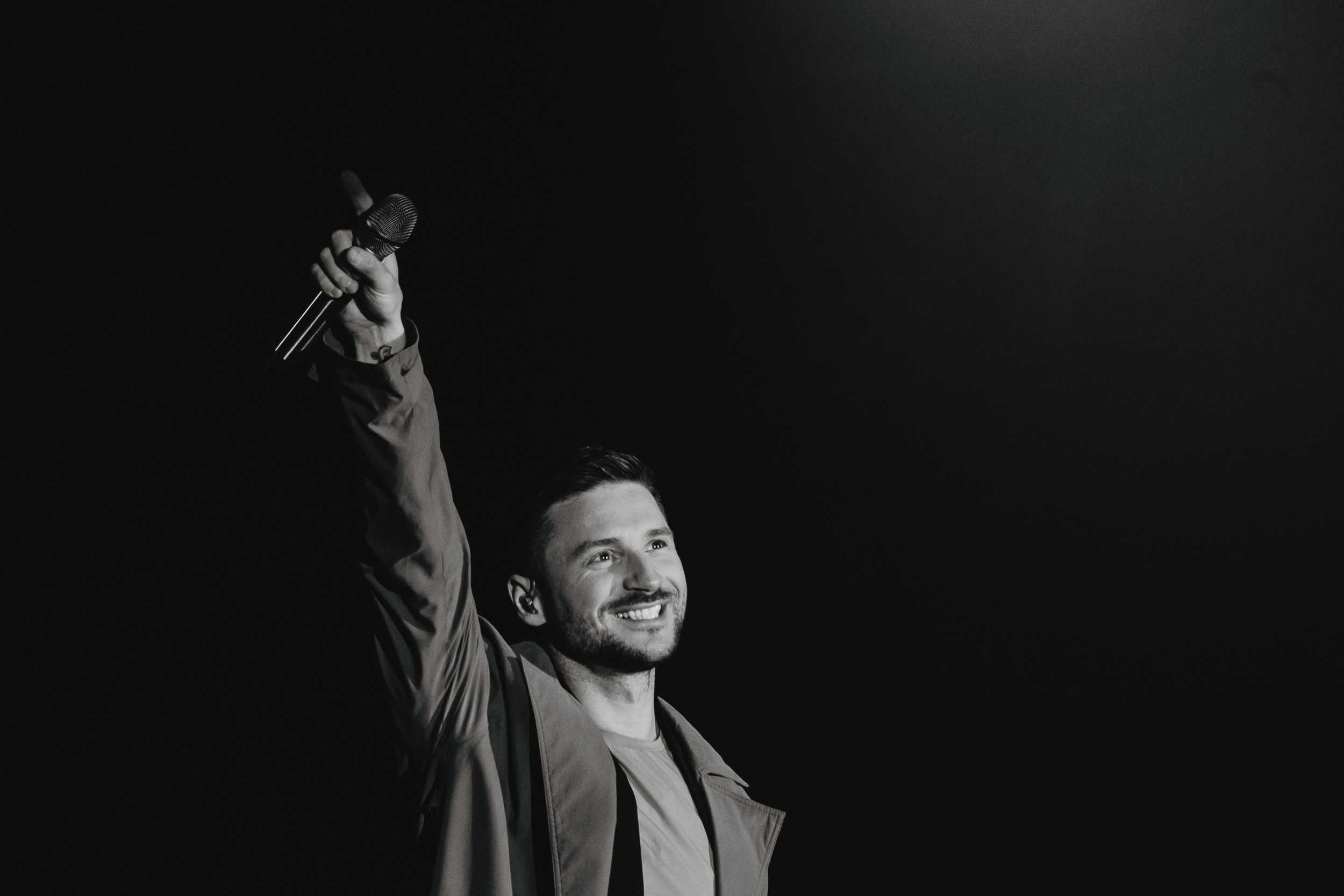 Лазарев. Фото и видео контент за одну съемку — Веретенников Егор