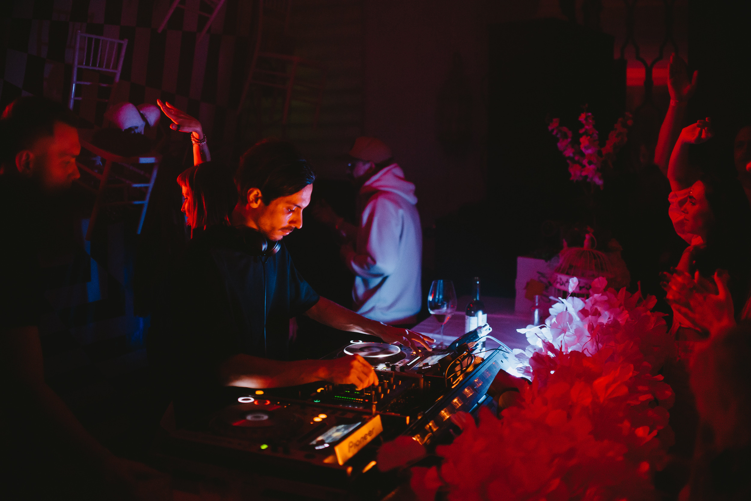 White MANTRA. Фото и видео контент за одну съемку — Веретенников Егор