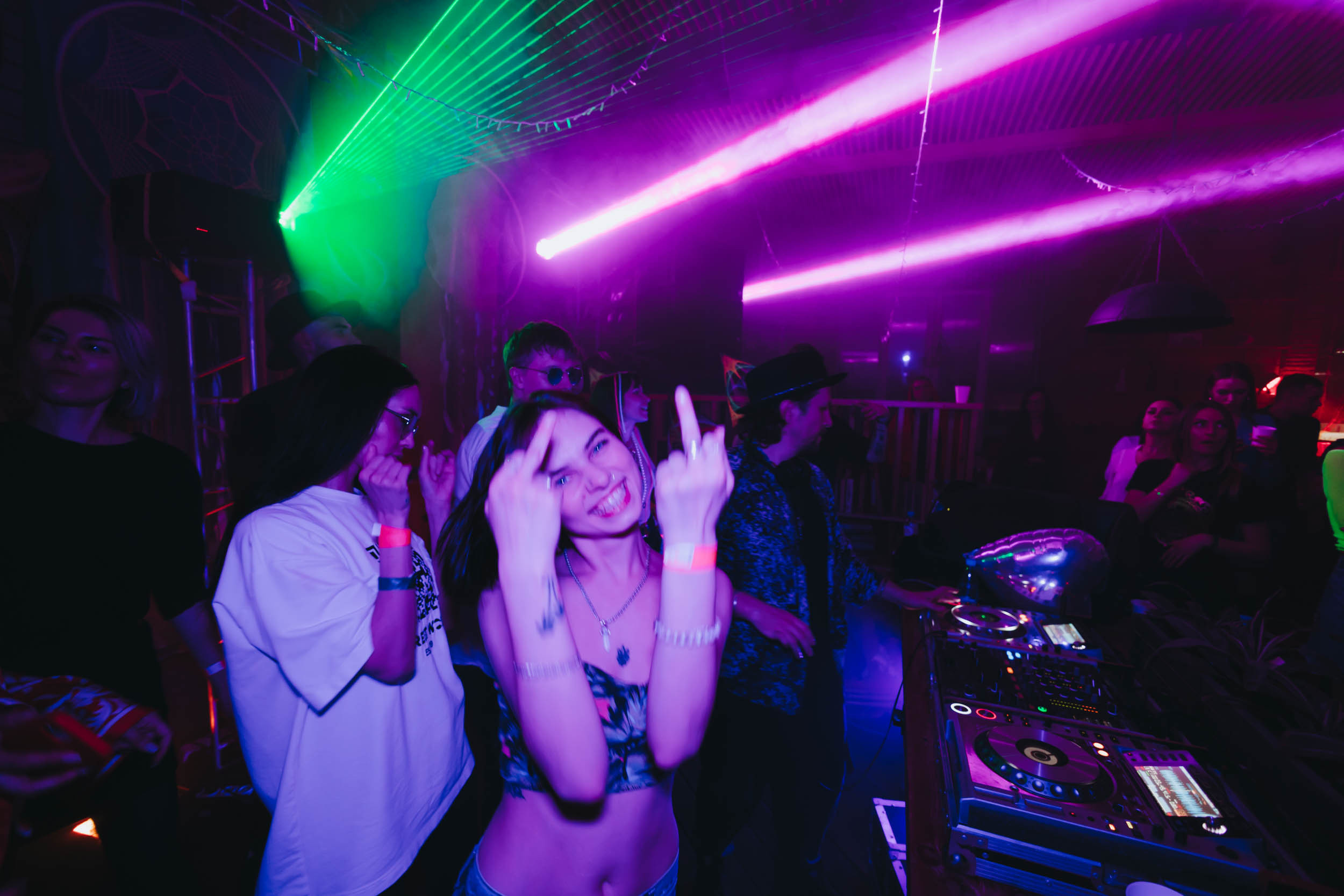 MANTRA: Acrobat. Фото и видео контент за одну съемку — Веретенников Егор