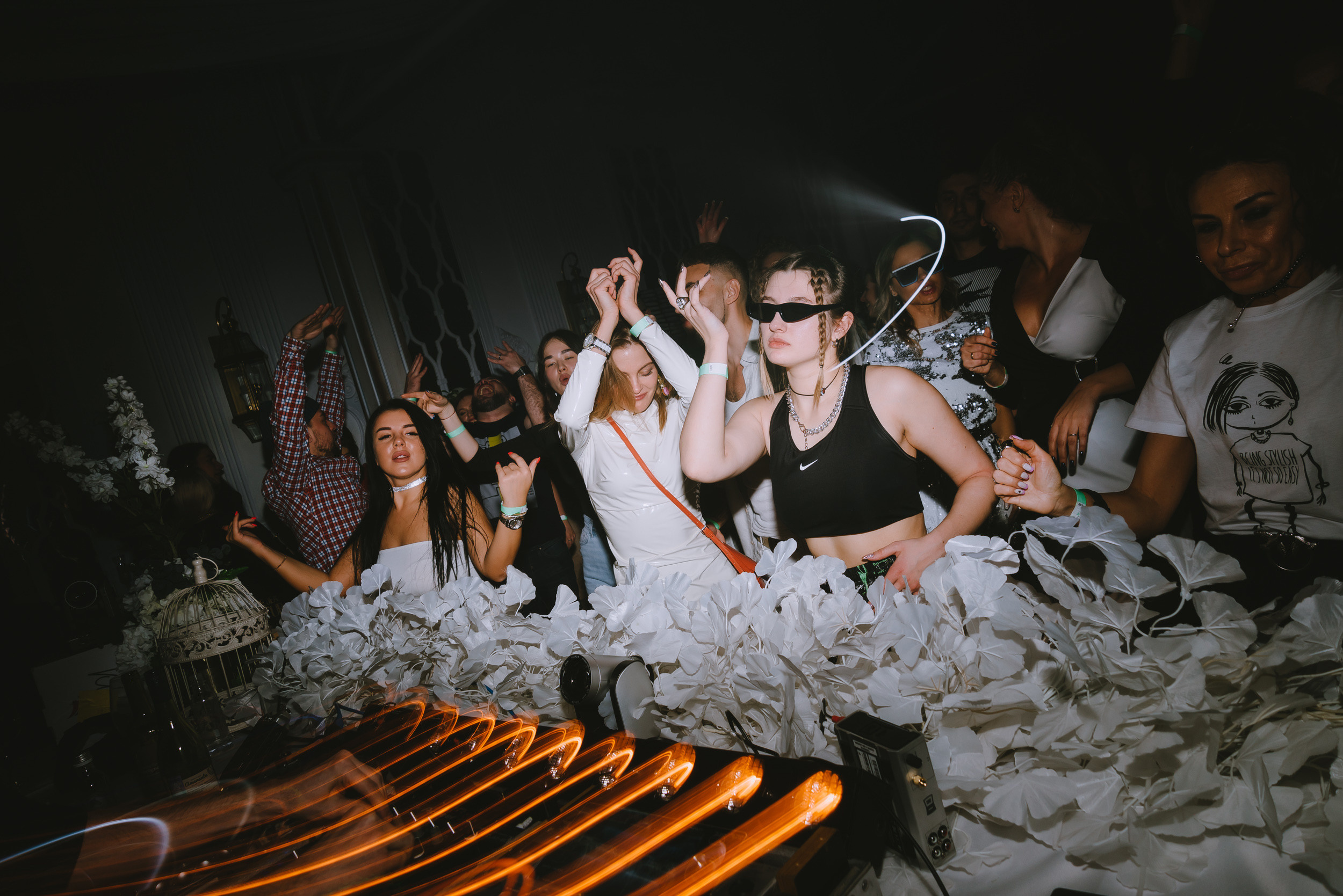 White MANTRA. Фото и видео контент за одну съемку — Веретенников Егор