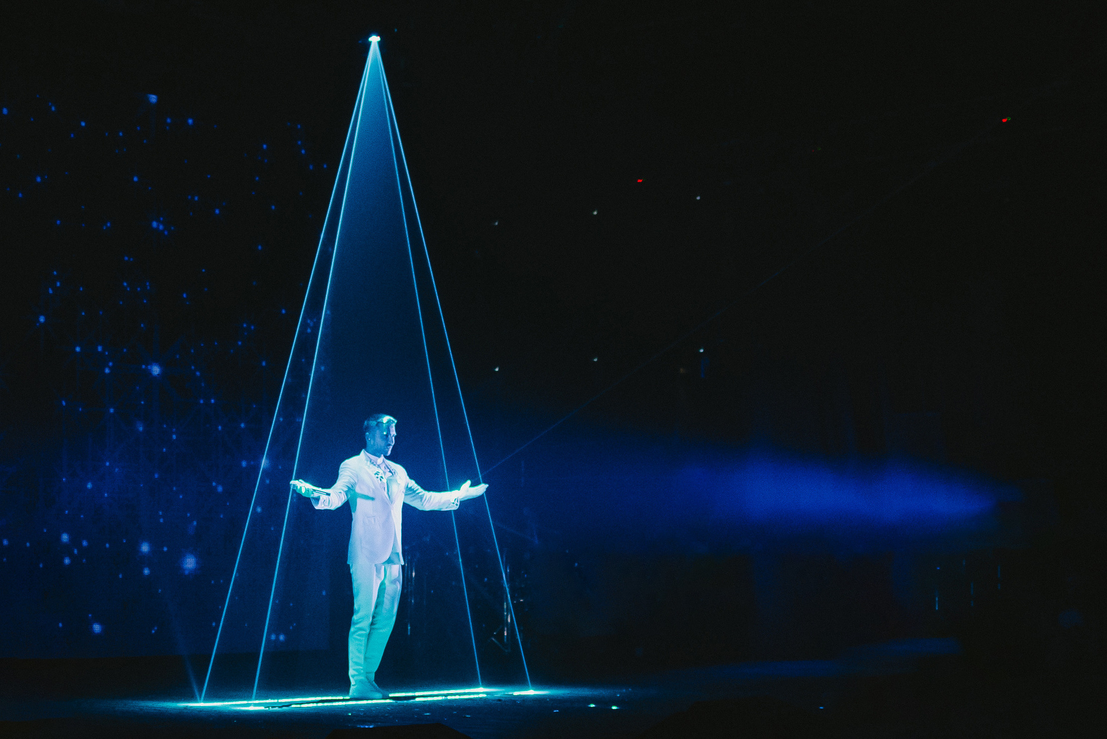 Лазарев. Фото и видео контент за одну съемку — Веретенников Егор