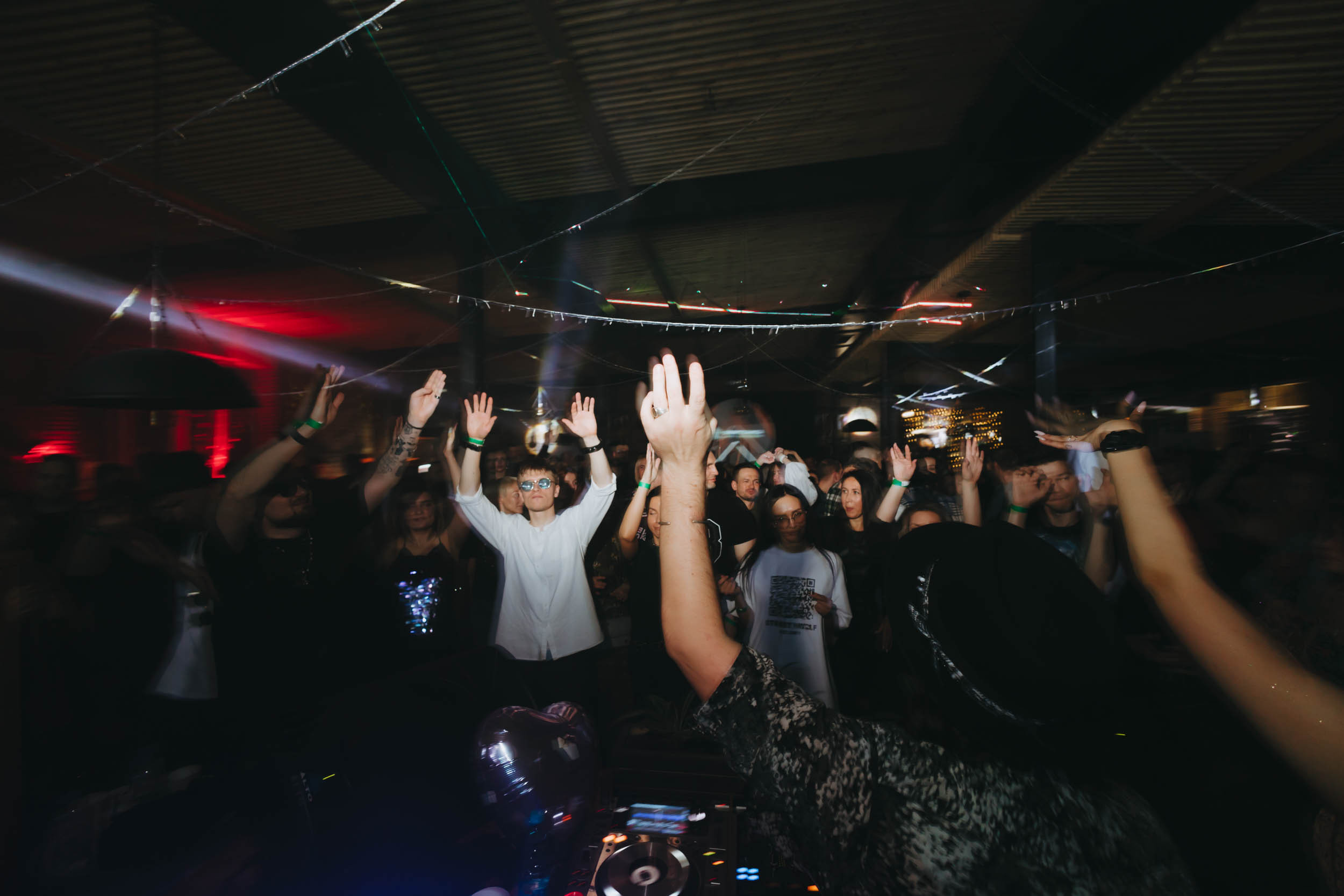 MANTRA: Acrobat. Фото и видео контент за одну съемку — Веретенников Егор