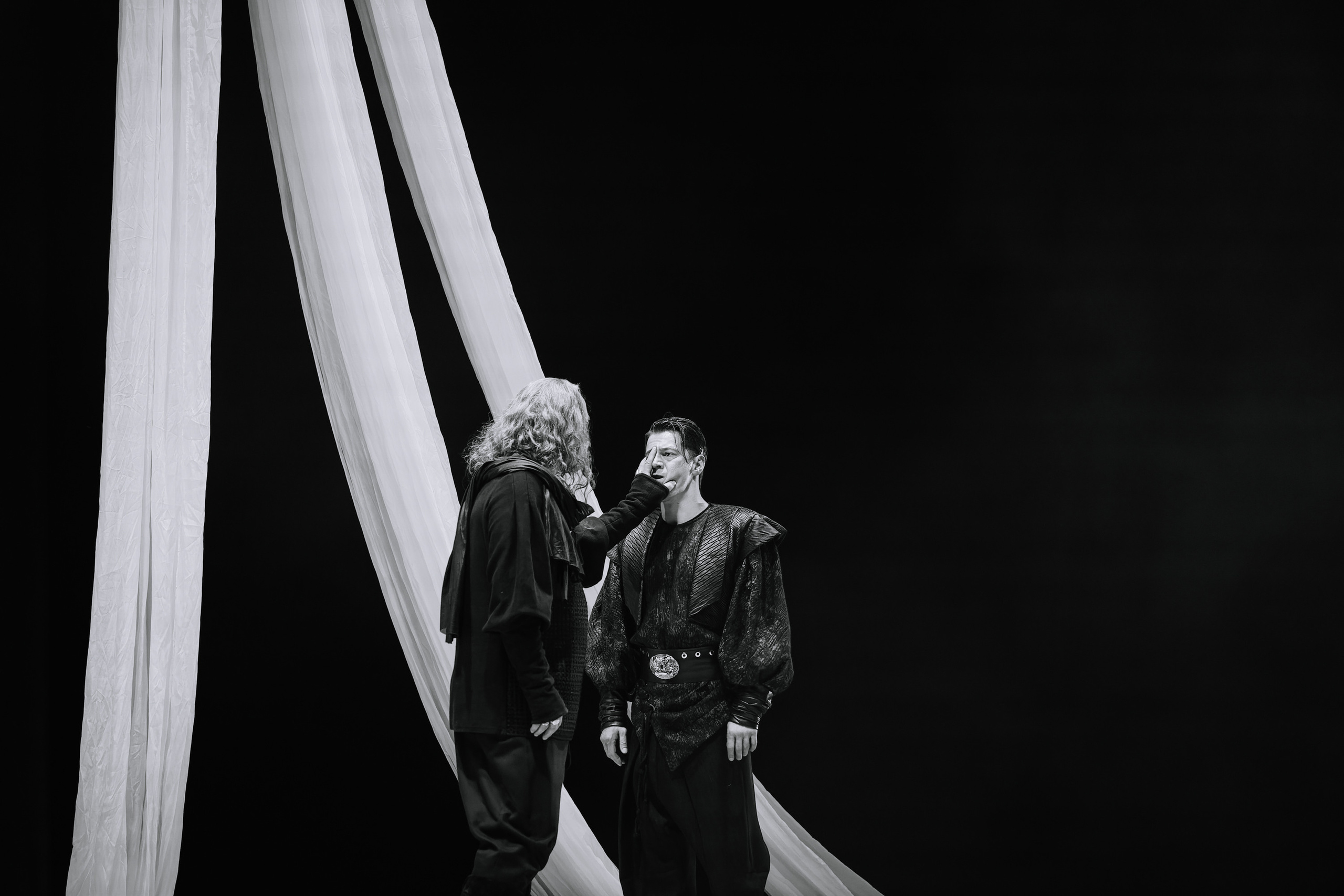 «Лев зимой». Фото и видео контент за одну съемку — Веретенников Егор