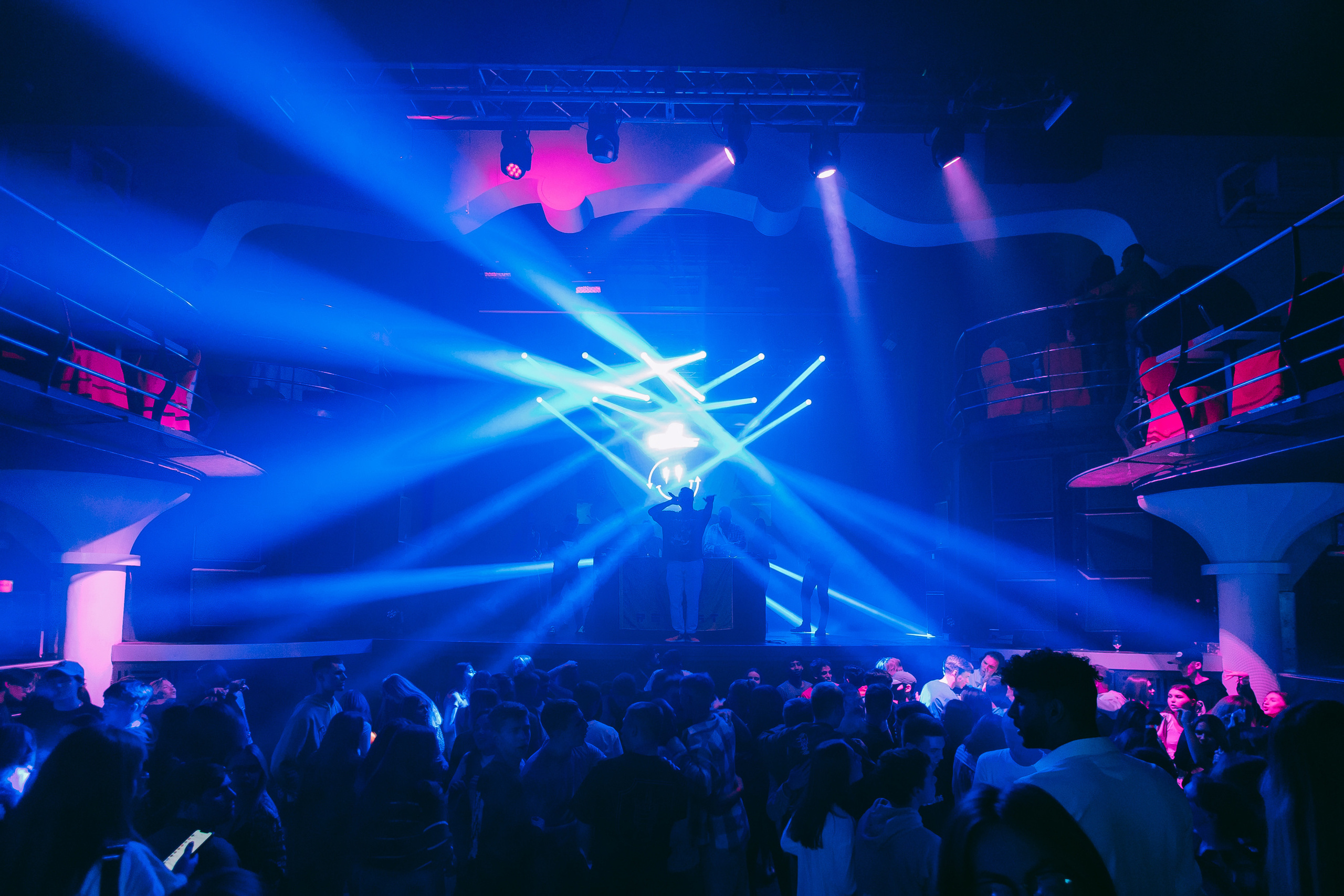 Repeat: 3 years. Фото и видео контент за одну съемку — Веретенников Егор