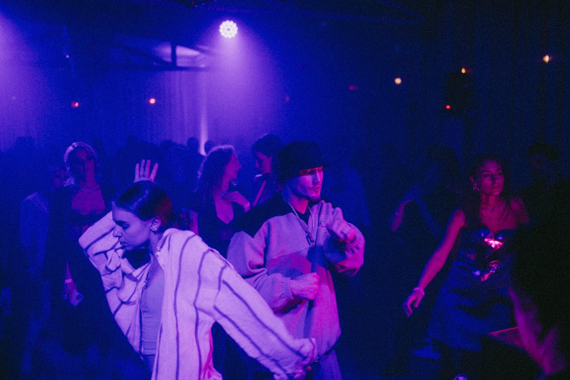 Vie Parisienne with Damien Vandesande (France). Фото и видео контент за одну съемку — Веретенников Егор