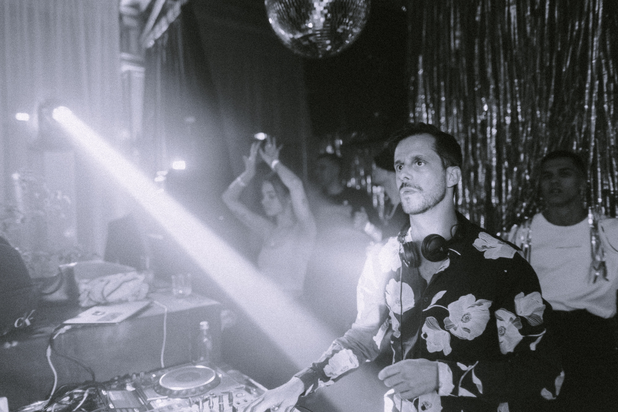 Vie Parisienne with Damien Vandesande (France). Фото и видео контент за одну съемку — Веретенников Егор