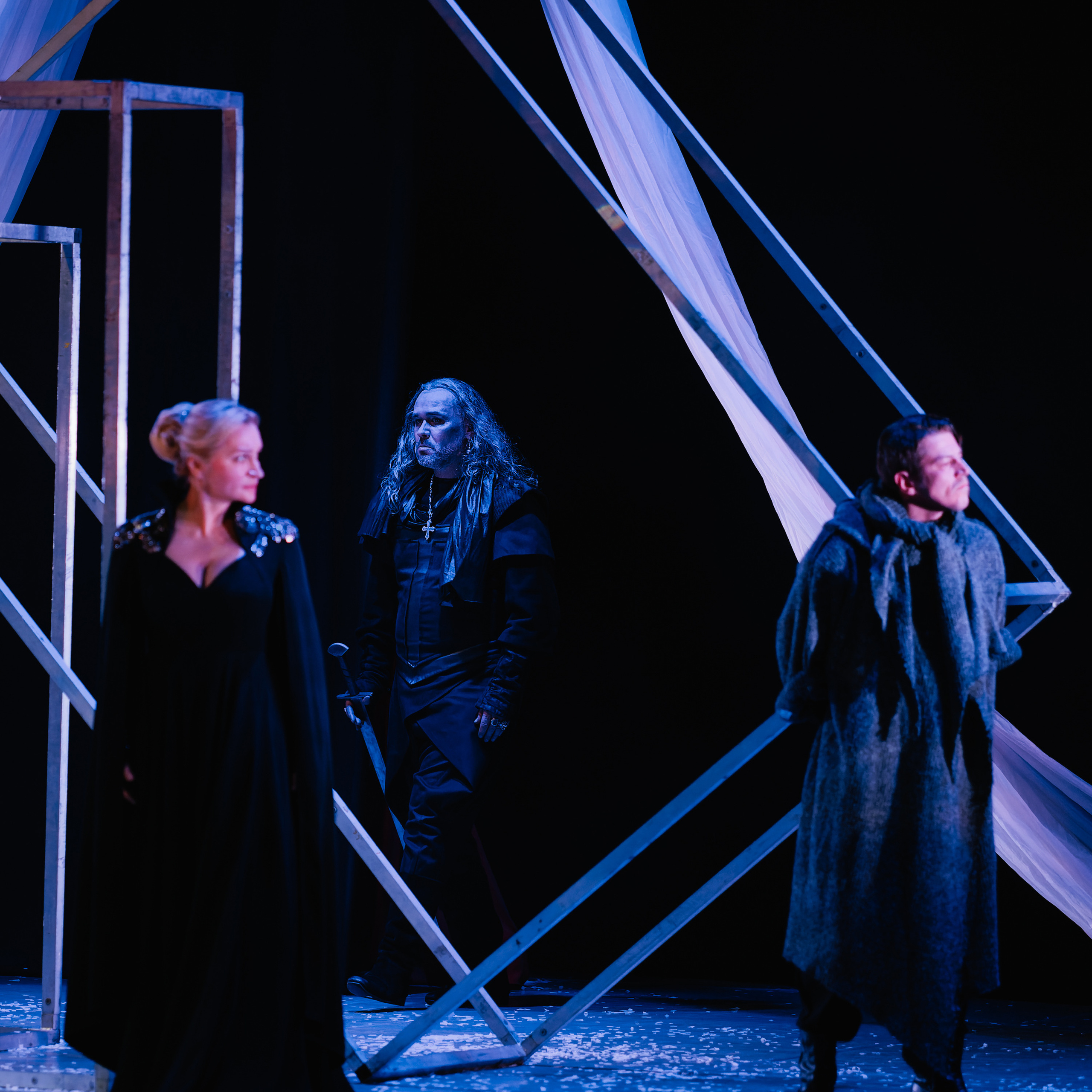 «Лев зимой». Фото и видео контент за одну съемку — Веретенников Егор