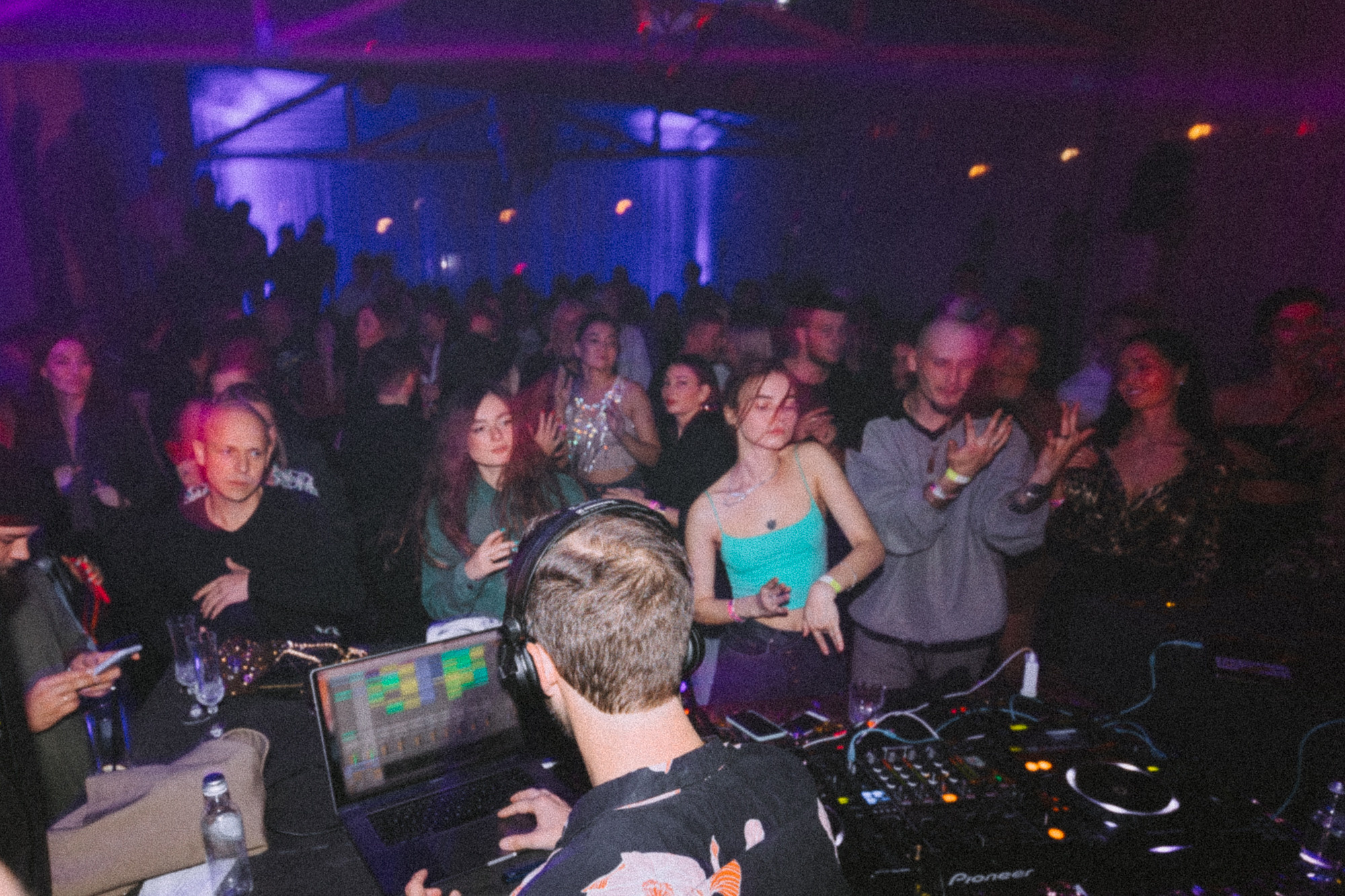 Vie Parisienne with Damien Vandesande (France). Фото и видео контент за одну съемку — Веретенников Егор