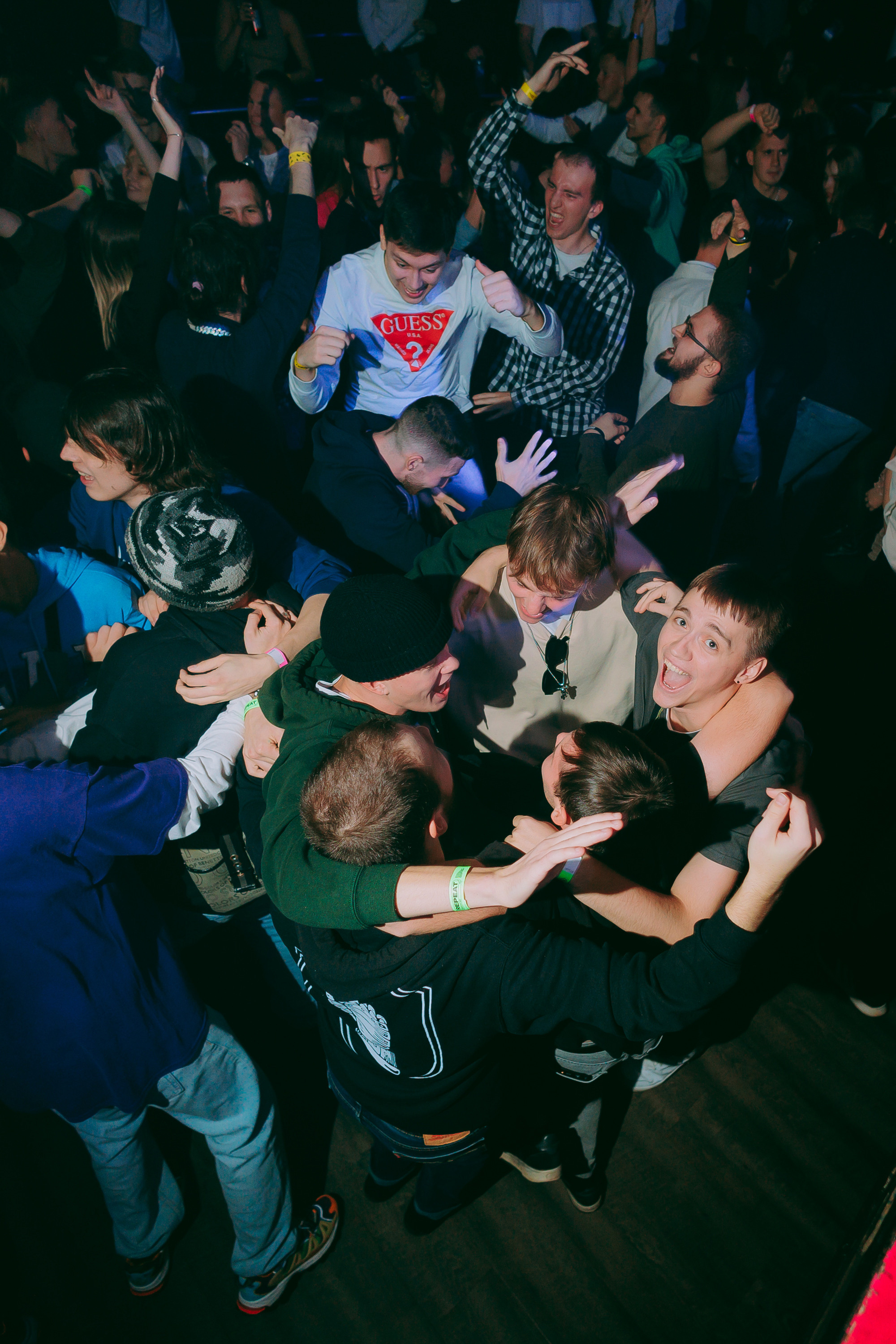 Repeat: 3 years. Фото и видео контент за одну съемку — Веретенников Егор