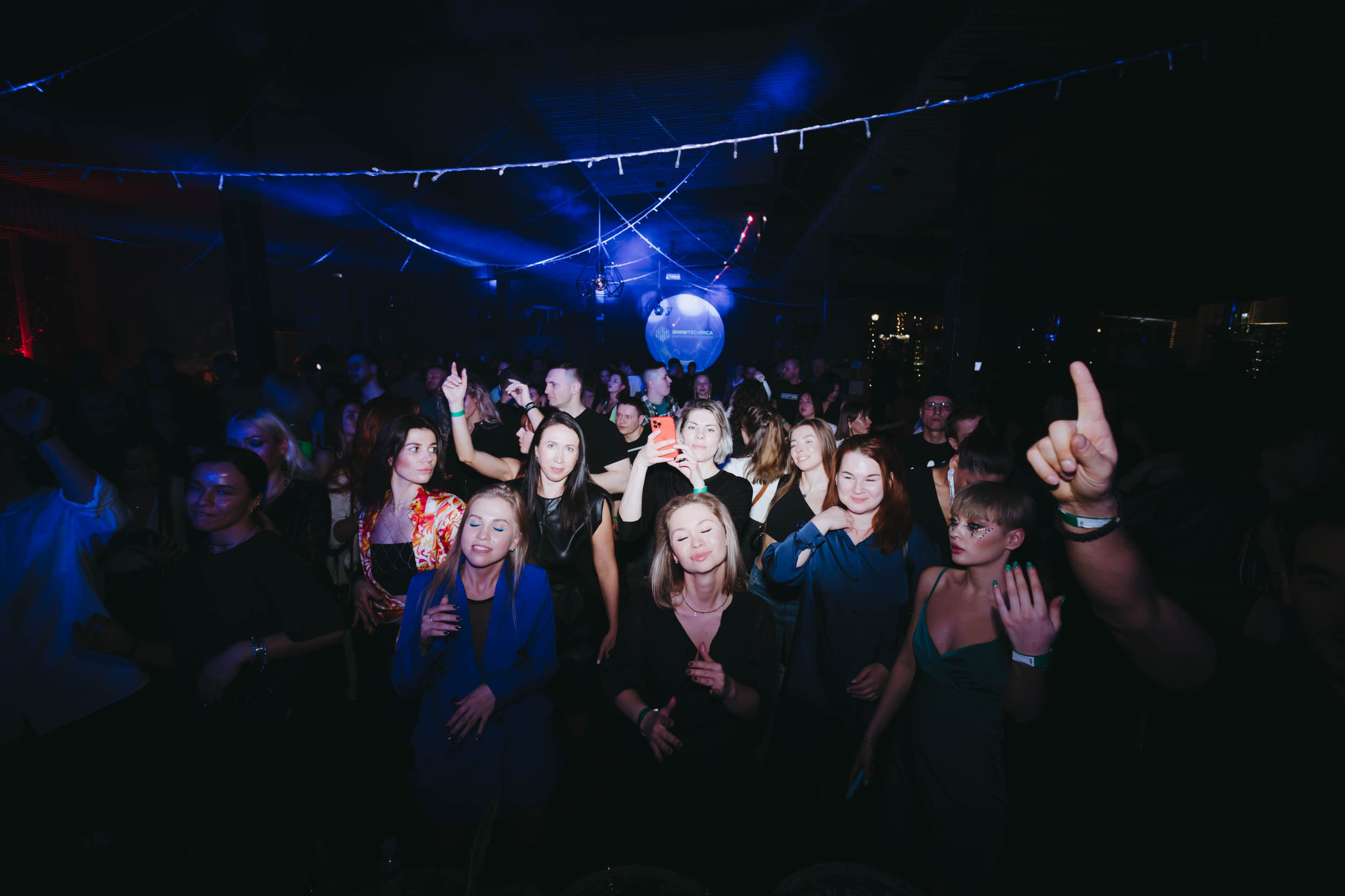 MANTRA: Acrobat. Фото и видео контент за одну съемку — Веретенников Егор