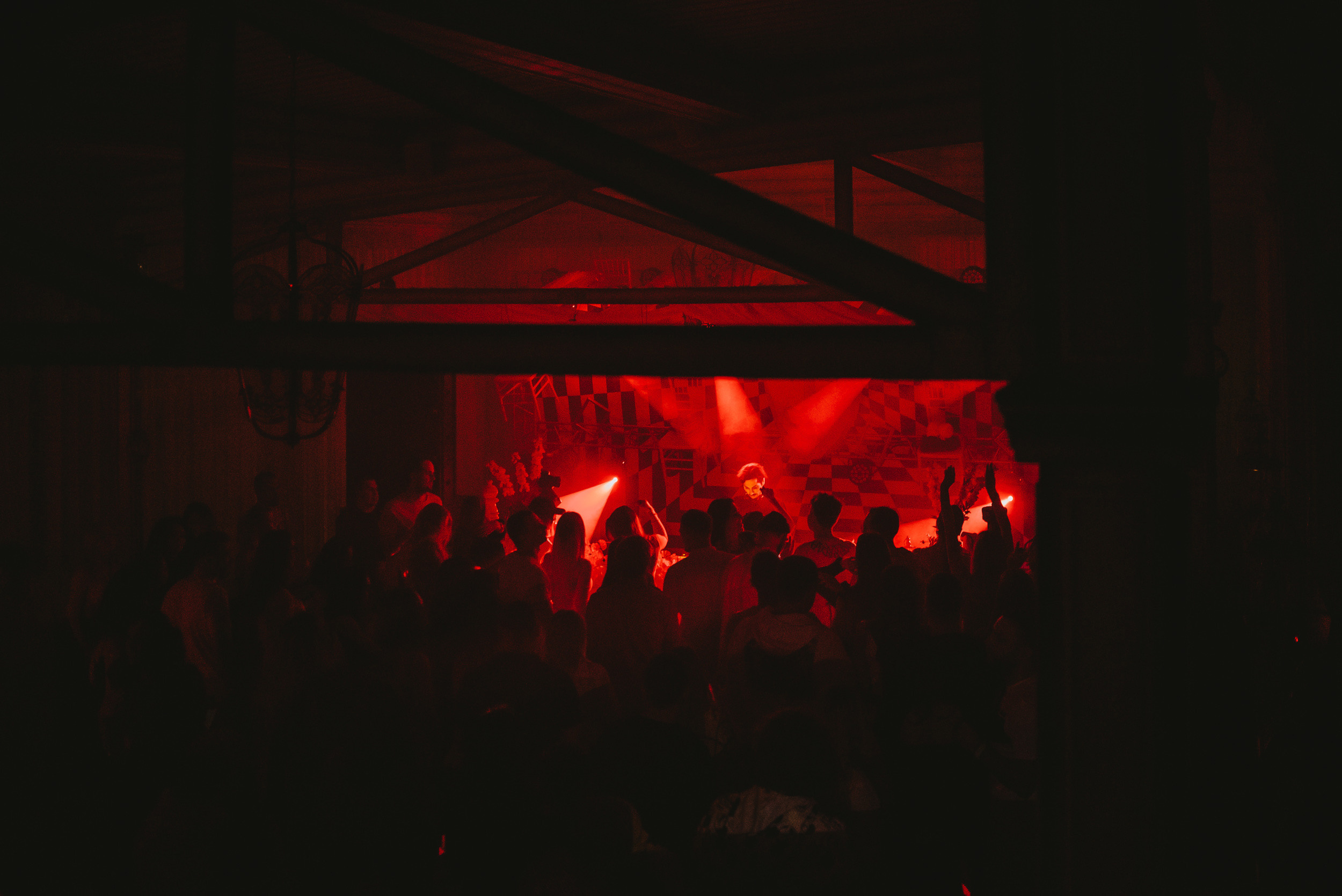 White MANTRA. Фото и видео контент за одну съемку — Веретенников Егор