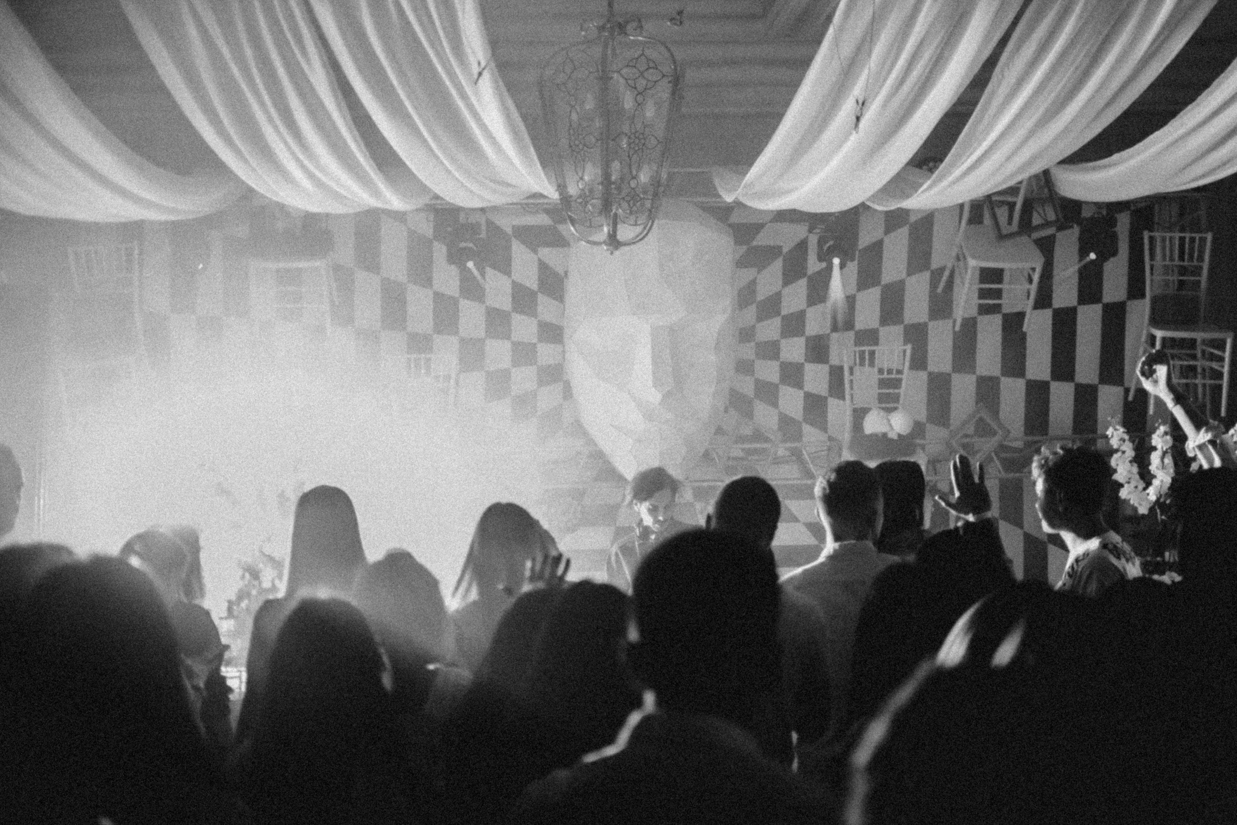 White MANTRA. Фото и видео контент за одну съемку — Веретенников Егор