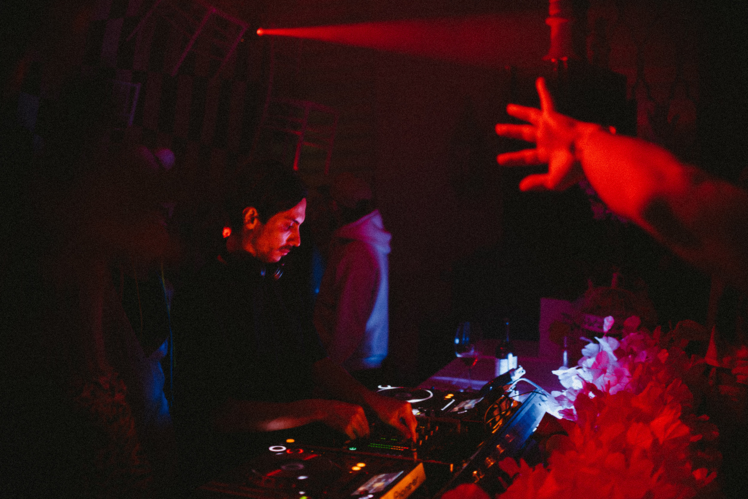 White MANTRA. Фото и видео контент за одну съемку — Веретенников Егор