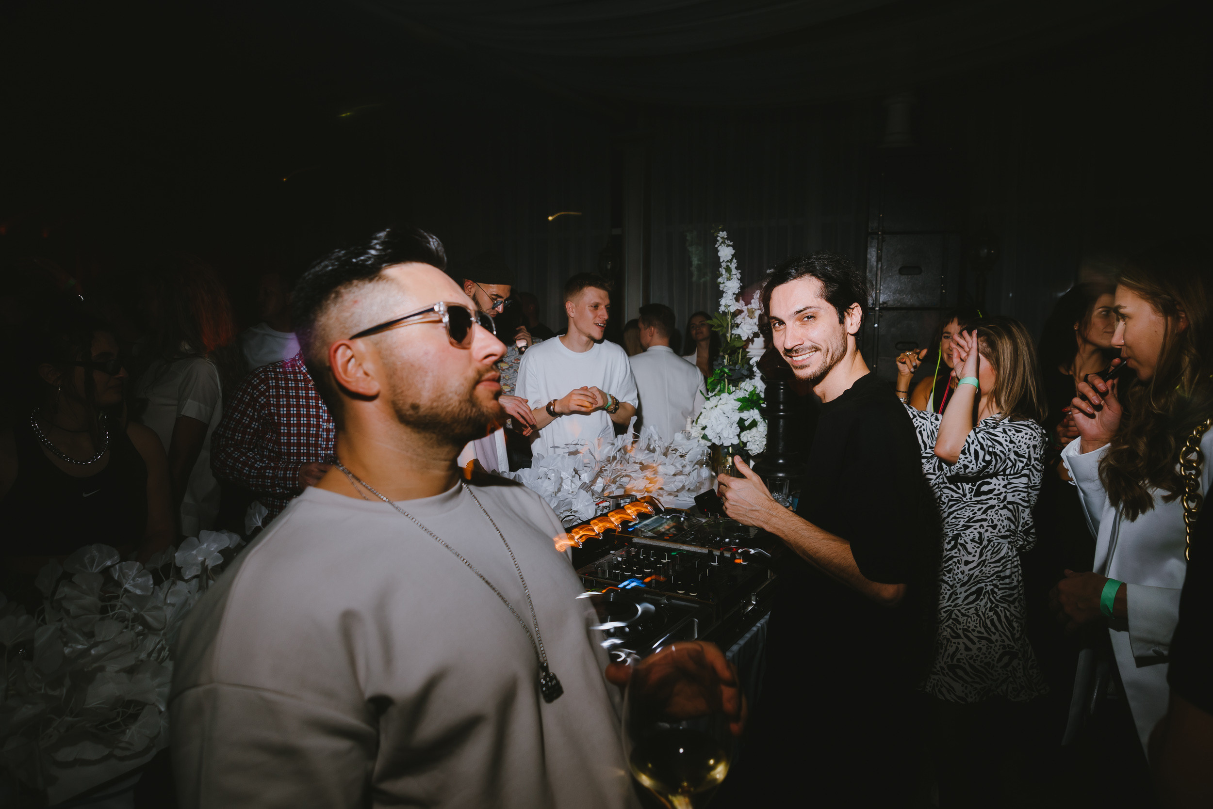 White MANTRA. Фото и видео контент за одну съемку — Веретенников Егор