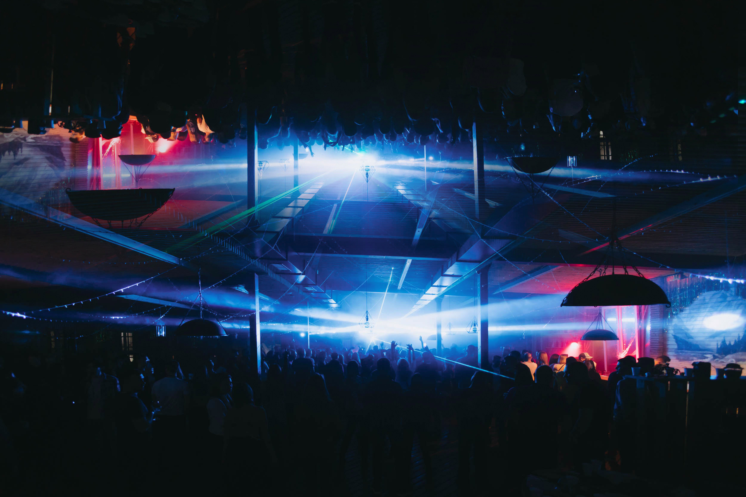 MANTRA: Acrobat. Фото и видео контент за одну съемку — Веретенников Егор