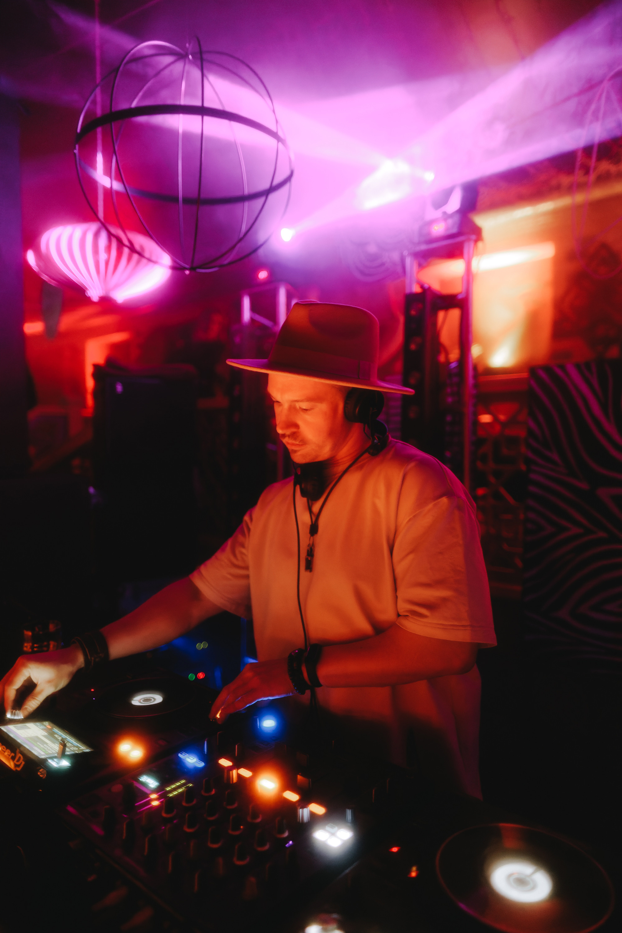 MANTRA: Betelgeize. Фото и видео контент за одну съемку — Веретенников Егор