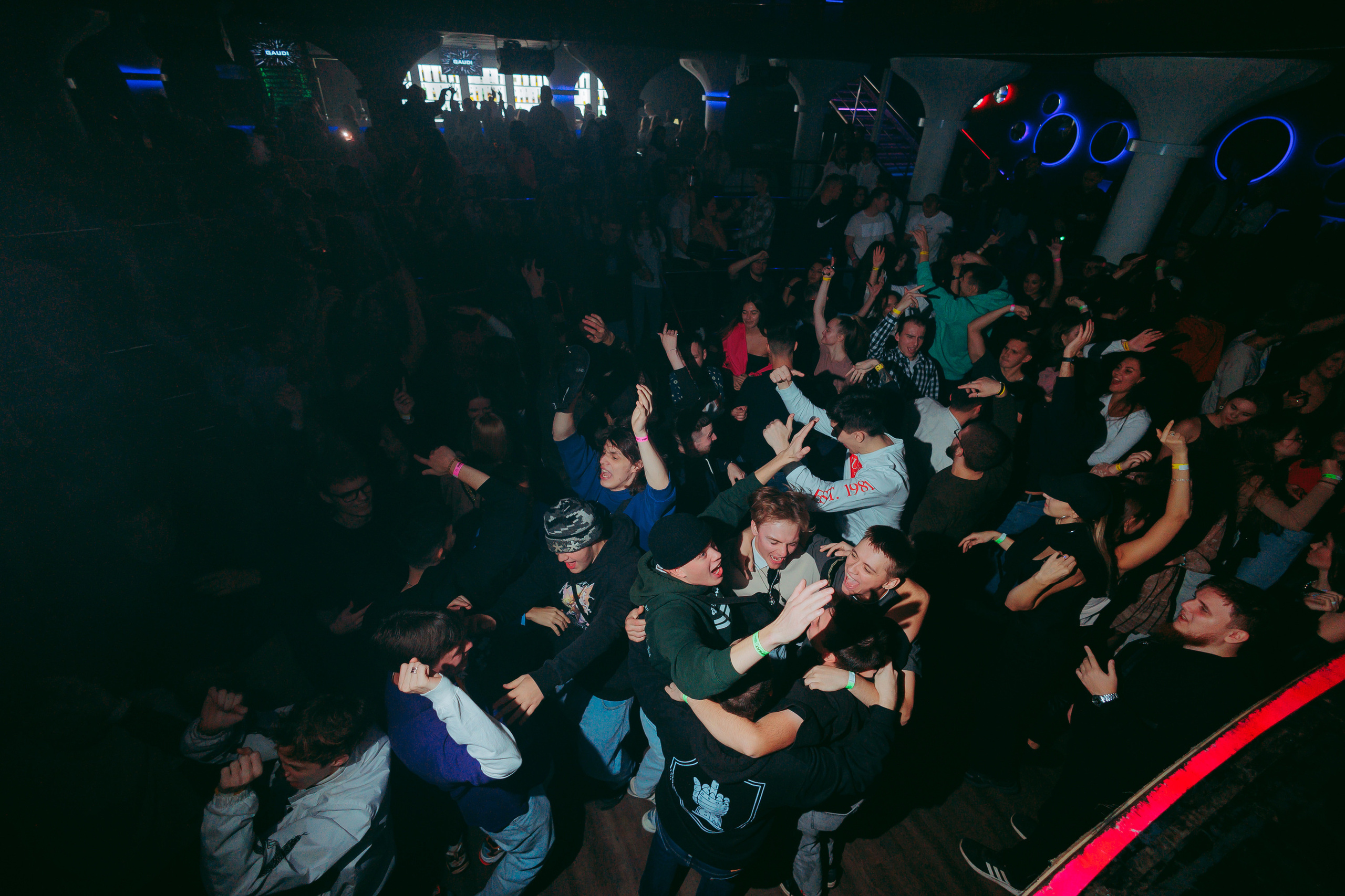 Repeat: 3 years. Фото и видео контент за одну съемку — Веретенников Егор