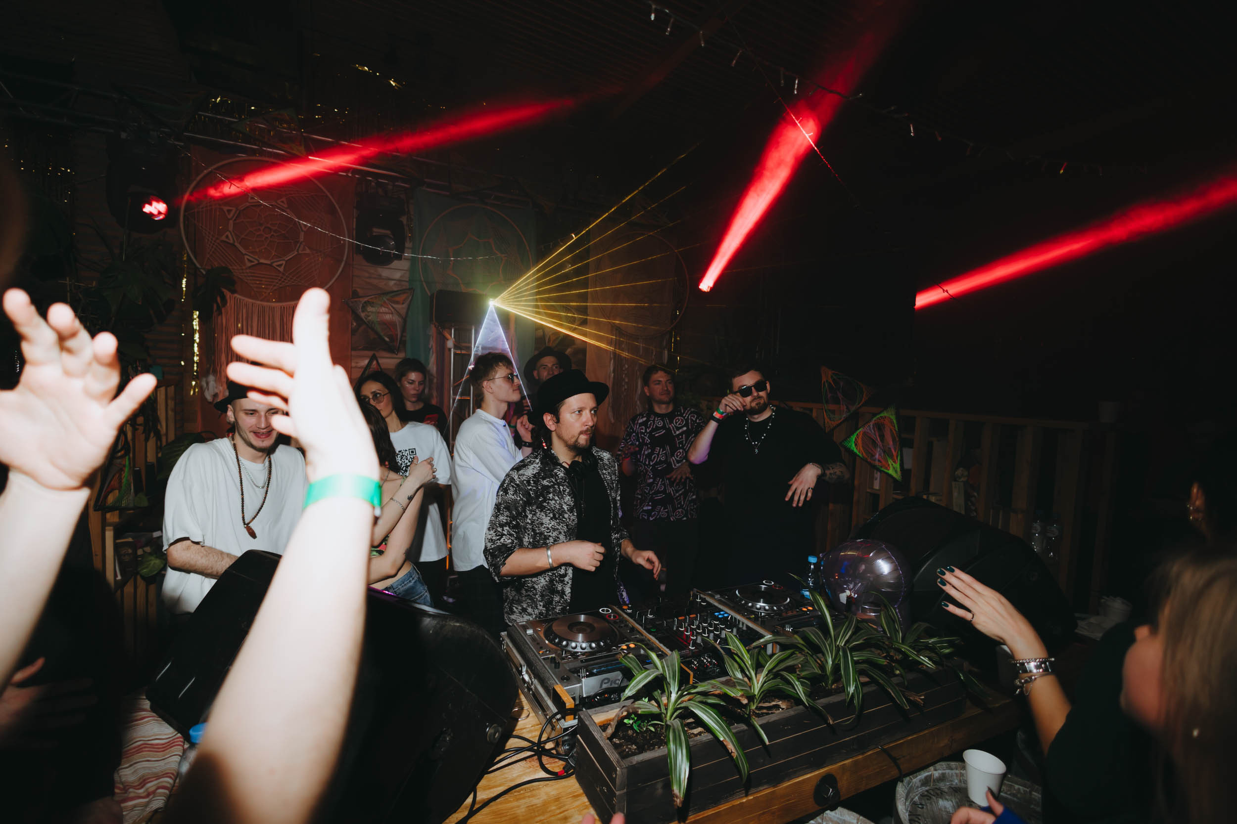 MANTRA: Acrobat. Фото и видео контент за одну съемку — Веретенников Егор