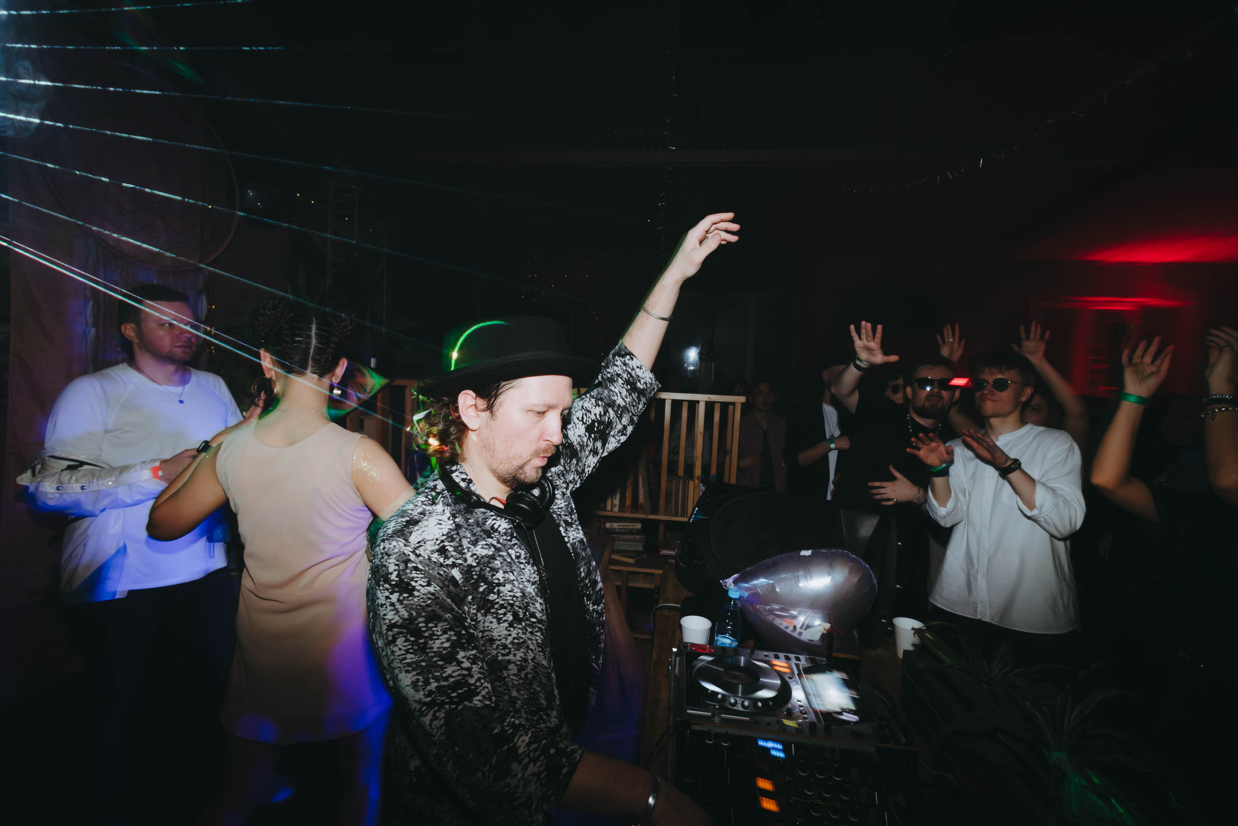 MANTRA: Acrobat. Фото и видео контент за одну съемку — Веретенников Егор