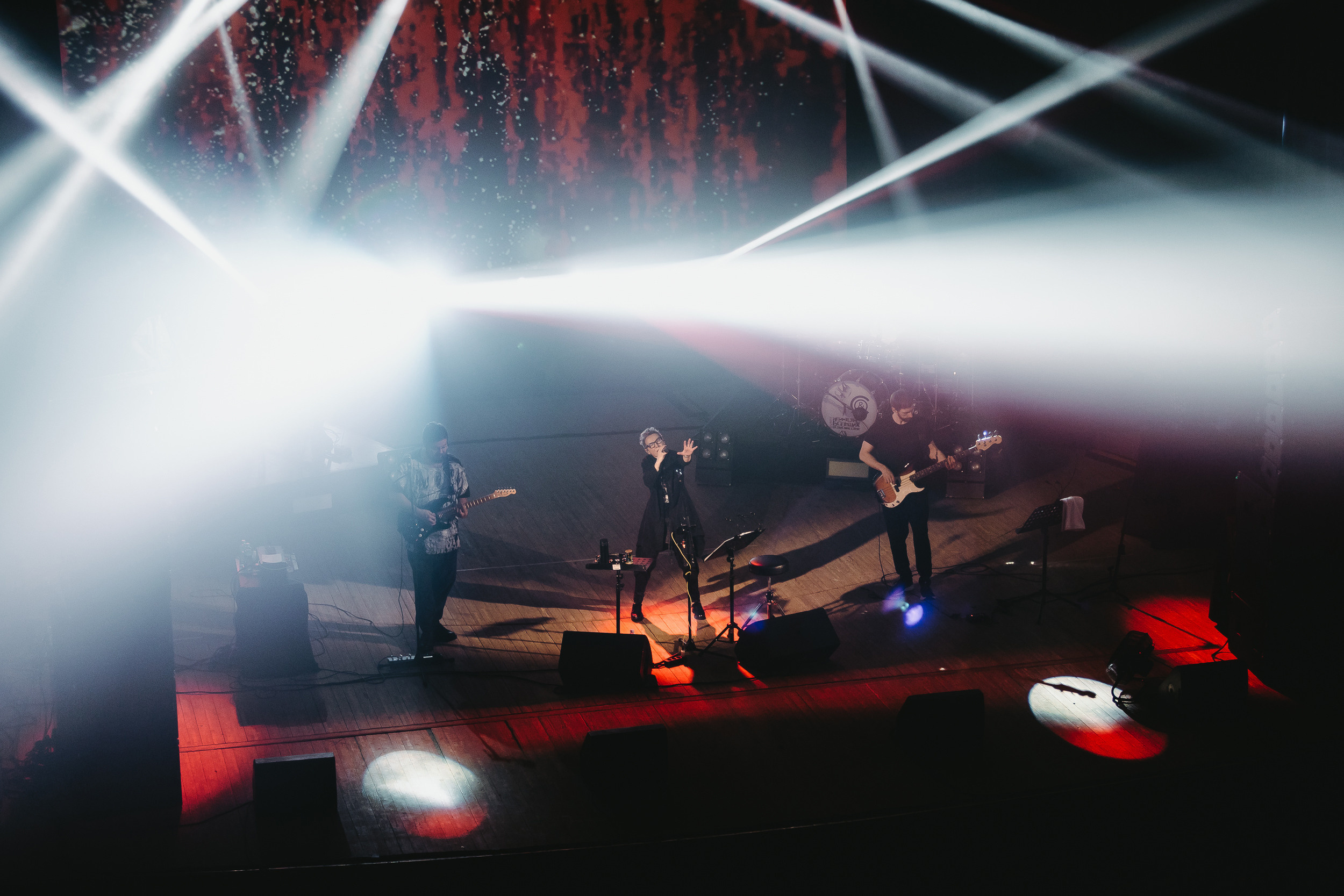 Сурганова и оркестр. Фото и видео контент за одну съемку — Веретенников Егор