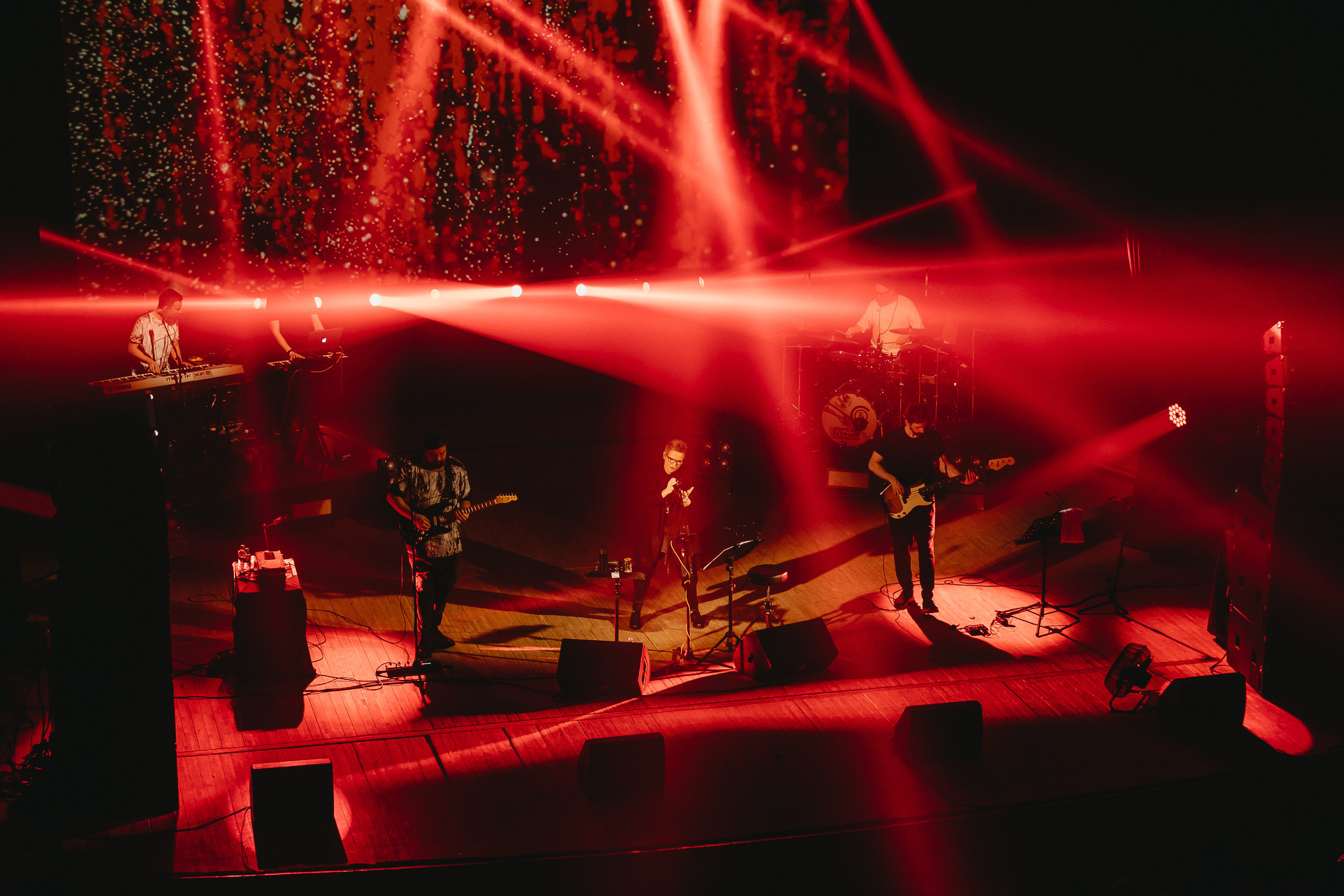 Сурганова и оркестр. Фото и видео контент за одну съемку — Веретенников Егор