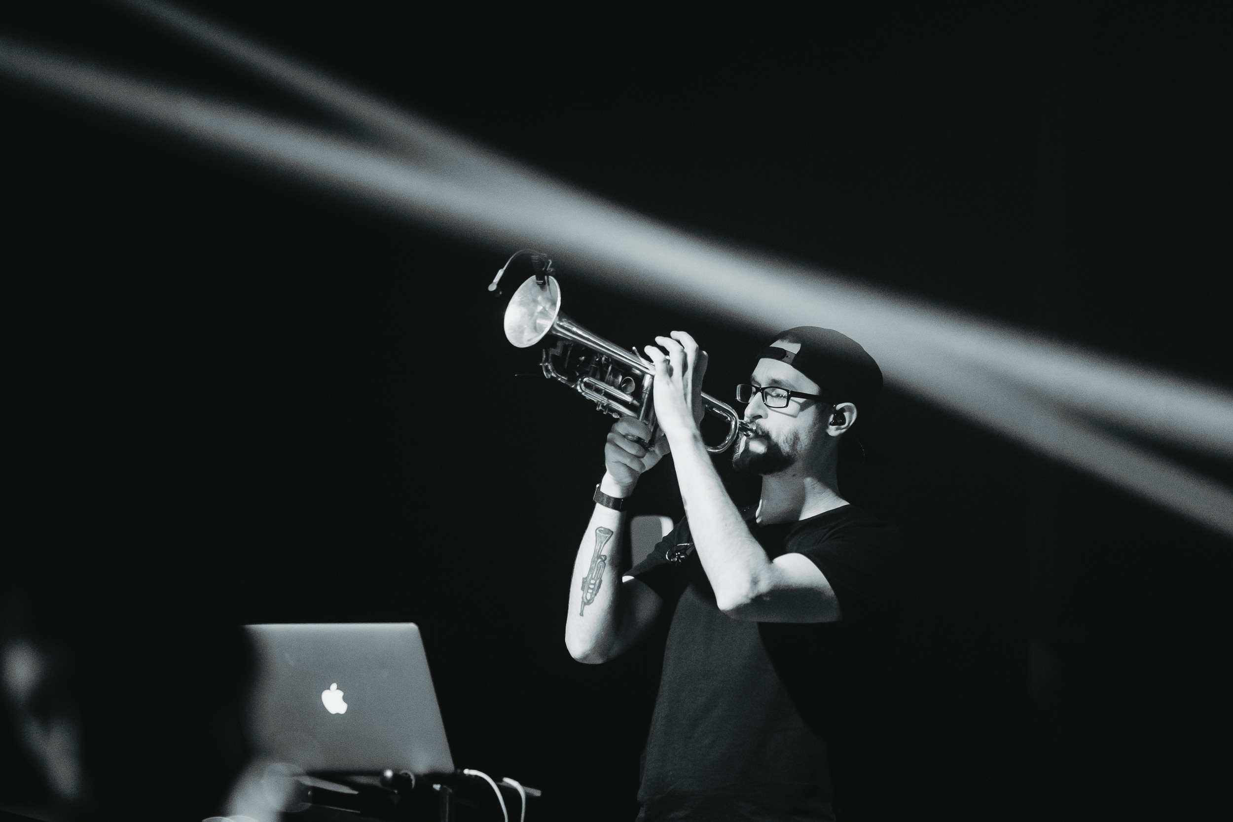 Сурганова и оркестр. Фото и видео контент за одну съемку — Веретенников Егор