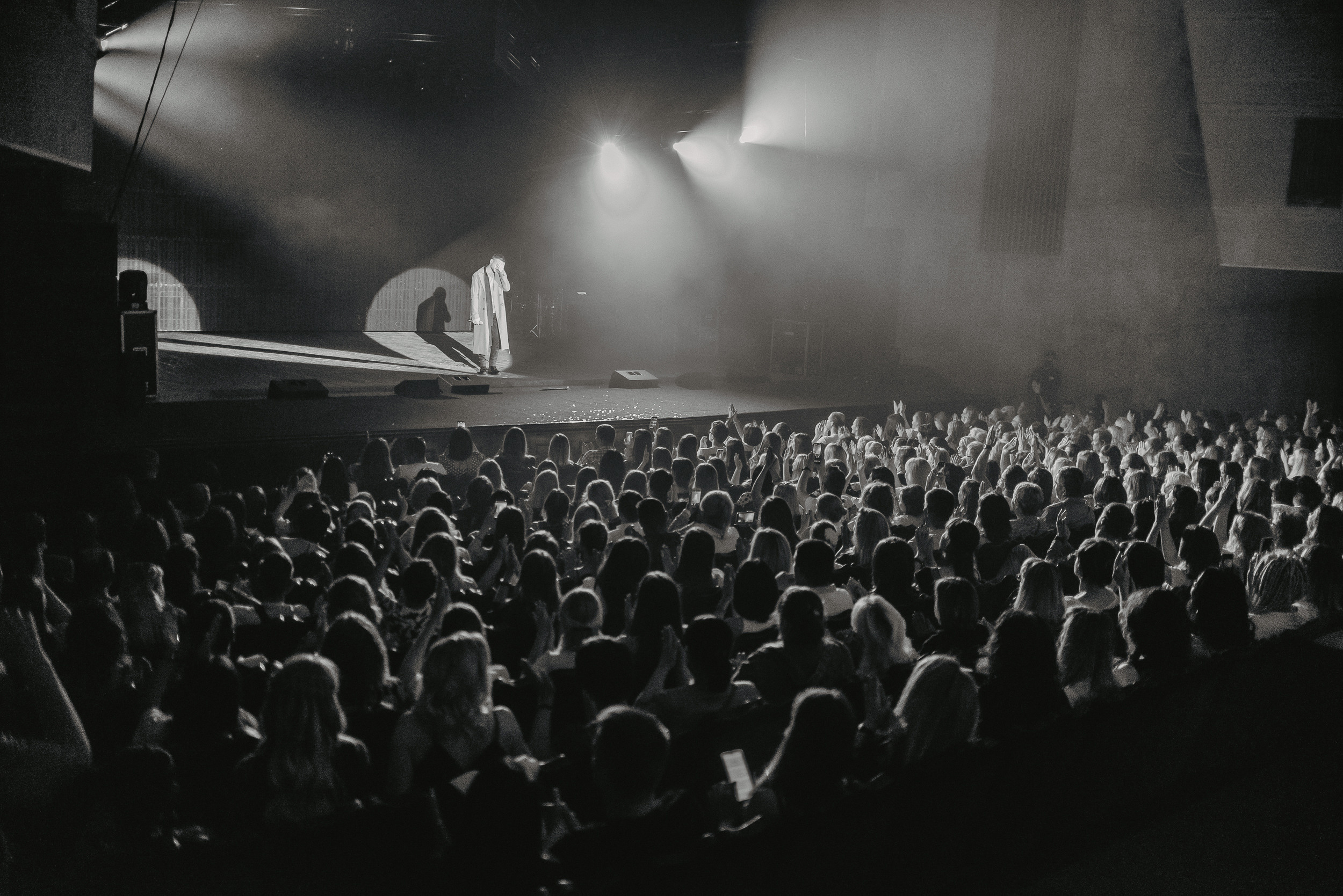 Лазарев. Фото и видео контент за одну съемку — Веретенников Егор