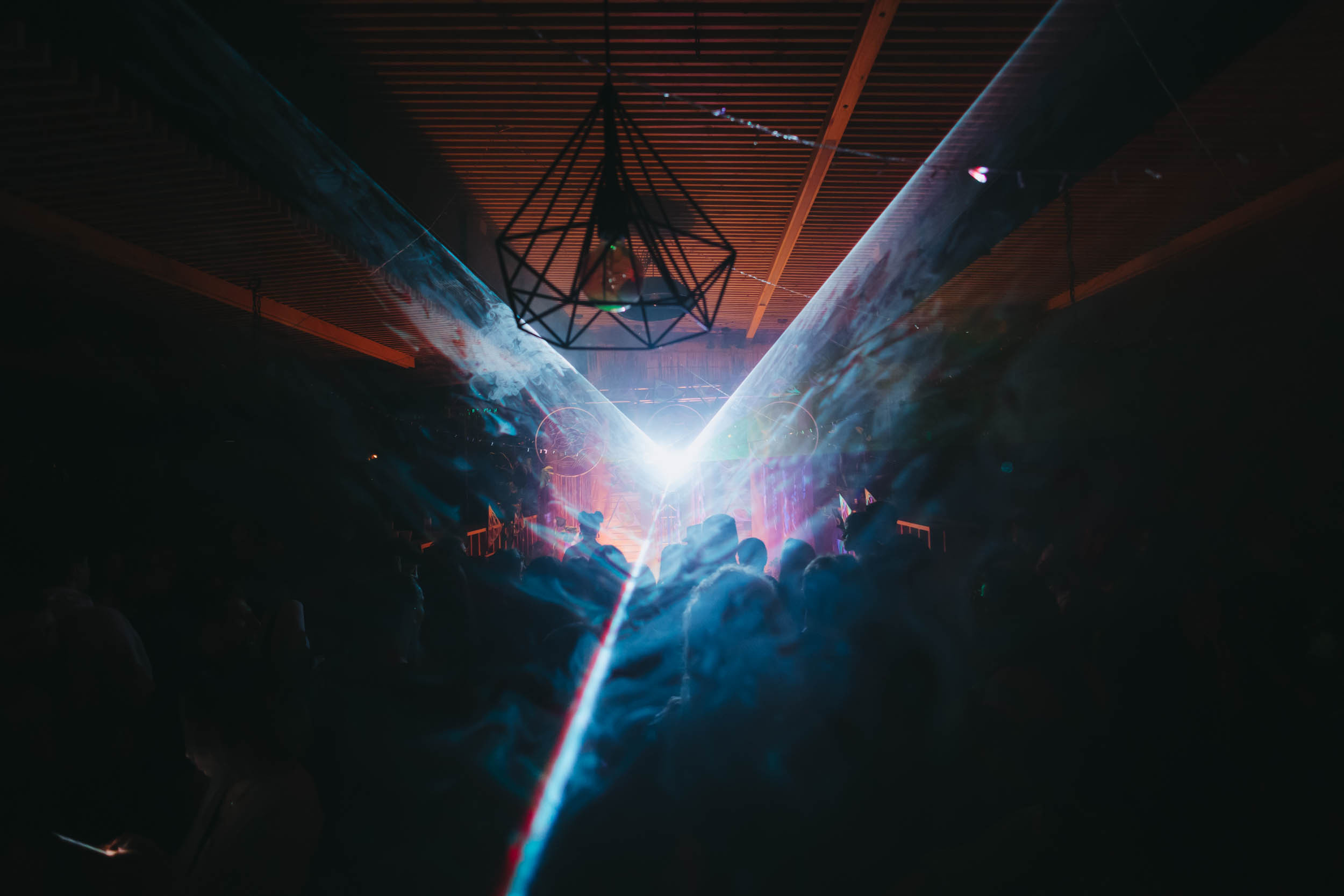 MANTRA: Acrobat. Фото и видео контент за одну съемку — Веретенников Егор