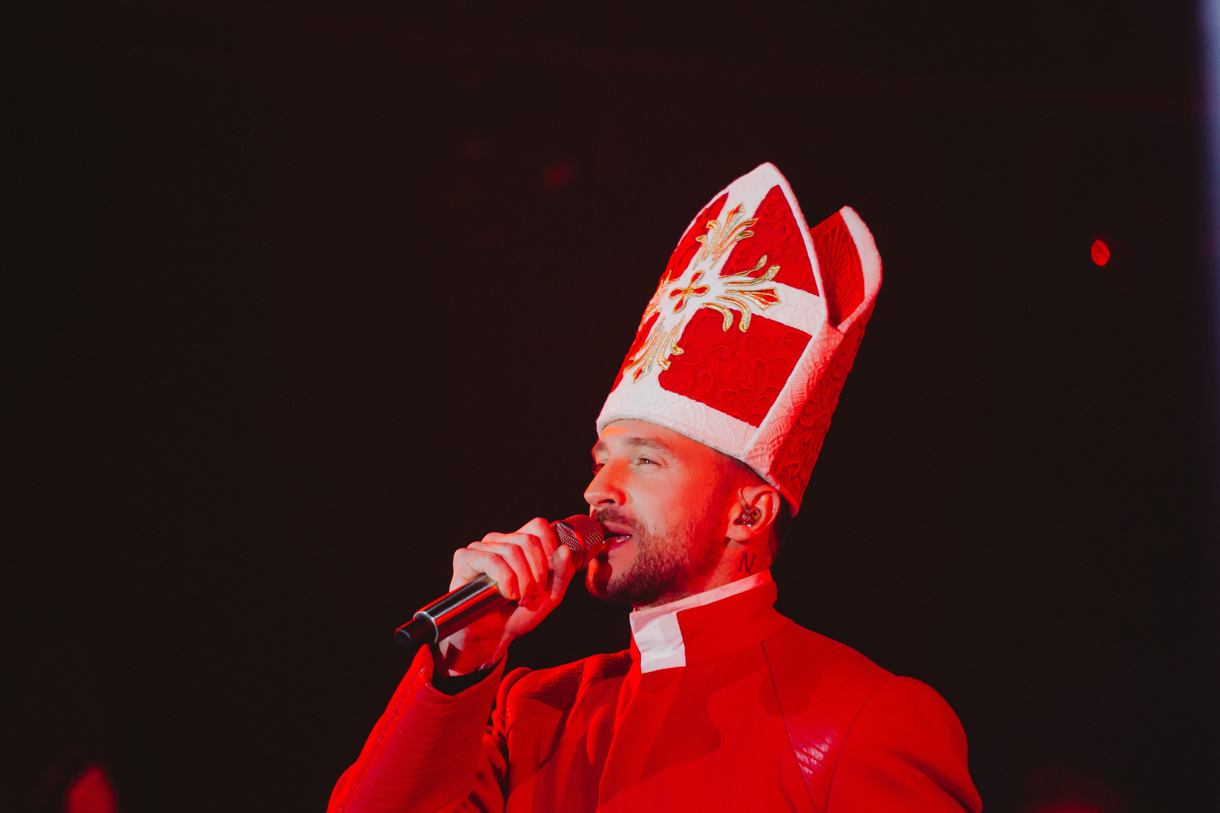 Лазарев. Фото и видео контент за одну съемку — Веретенников Егор