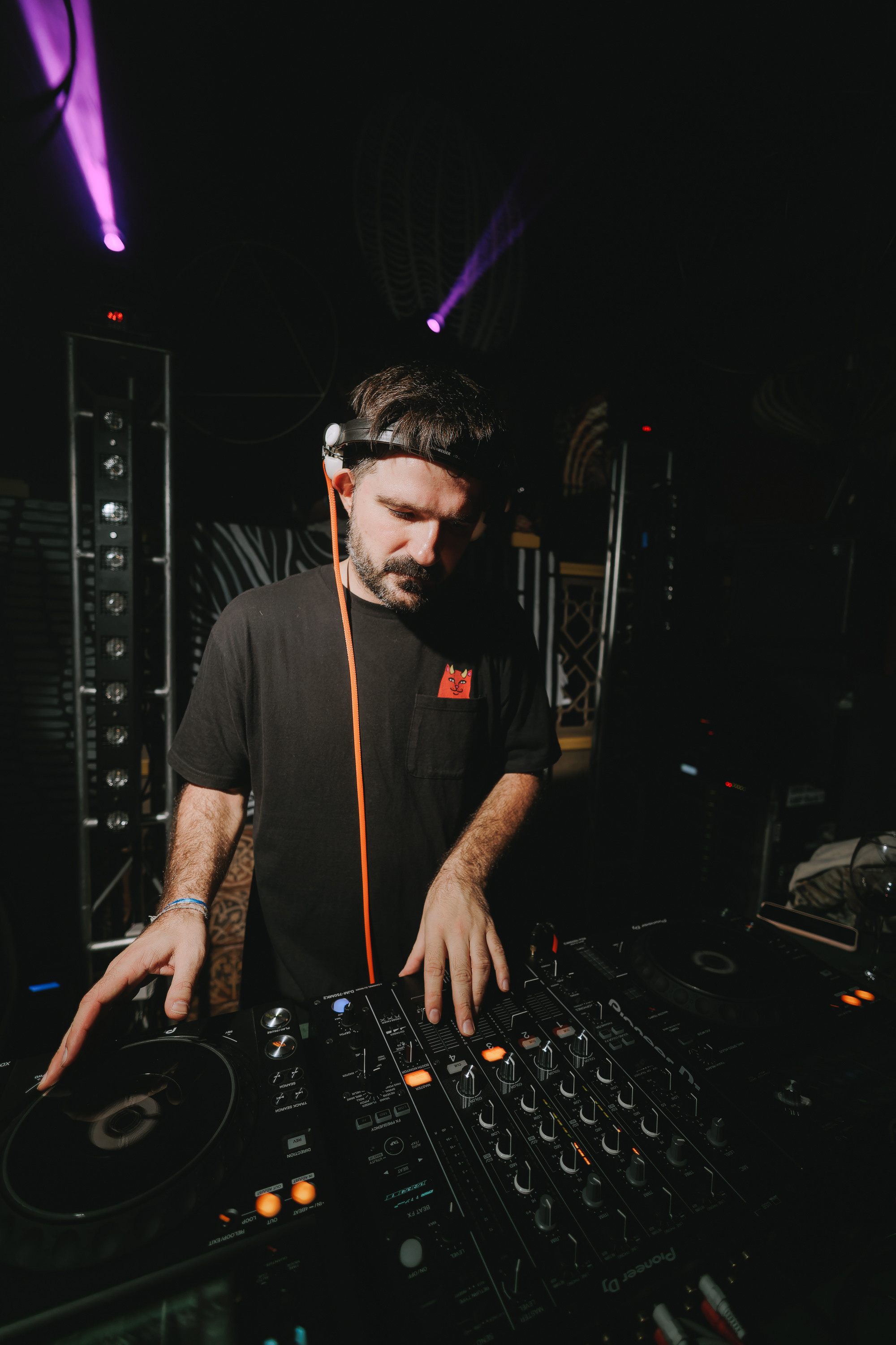 MANTRA: Betelgeize. Фото и видео контент за одну съемку — Веретенников Егор