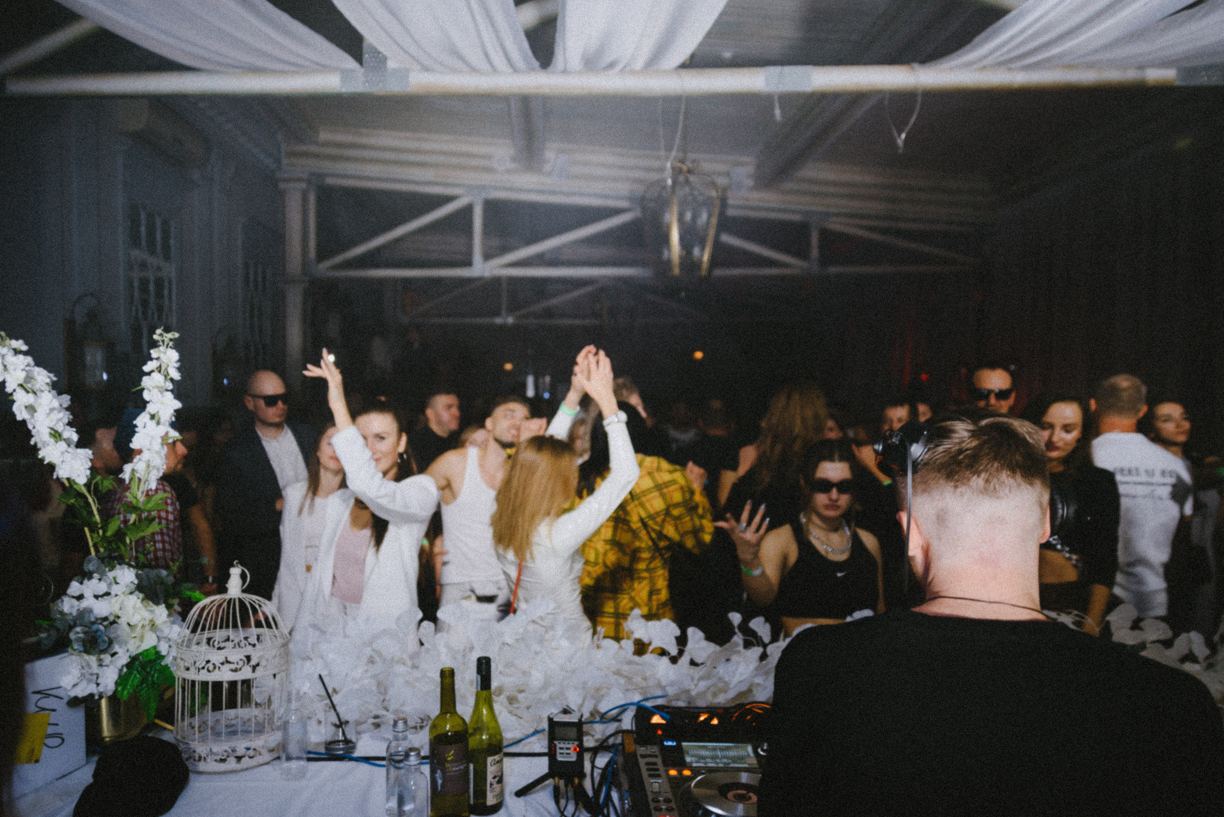 White MANTRA. Фото и видео контент за одну съемку — Веретенников Егор