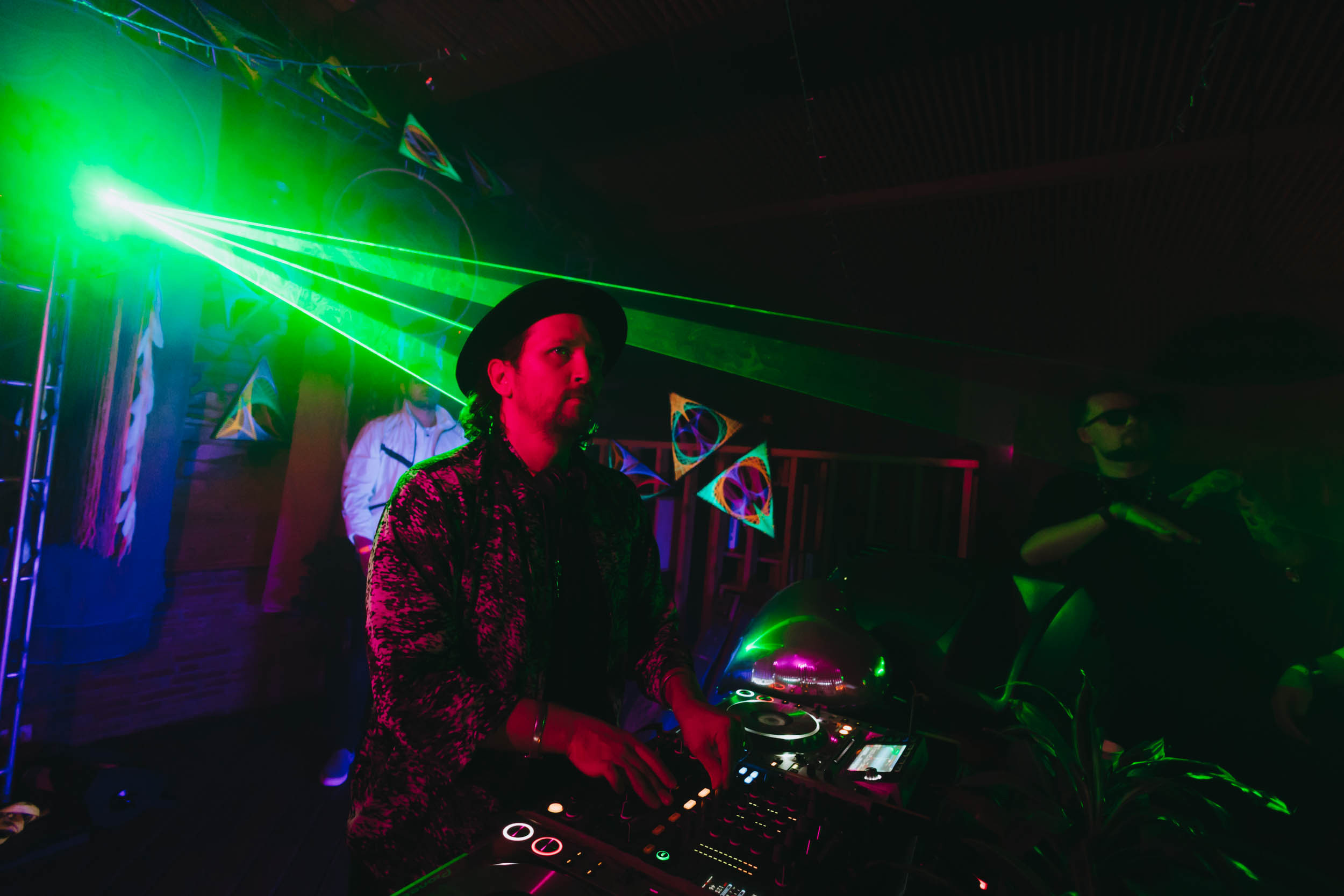 MANTRA: Acrobat. Фото и видео контент за одну съемку — Веретенников Егор