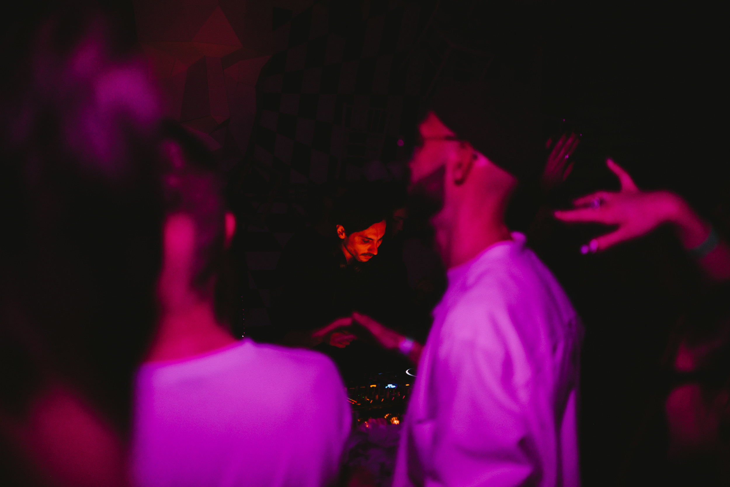 White MANTRA. Фото и видео контент за одну съемку — Веретенников Егор