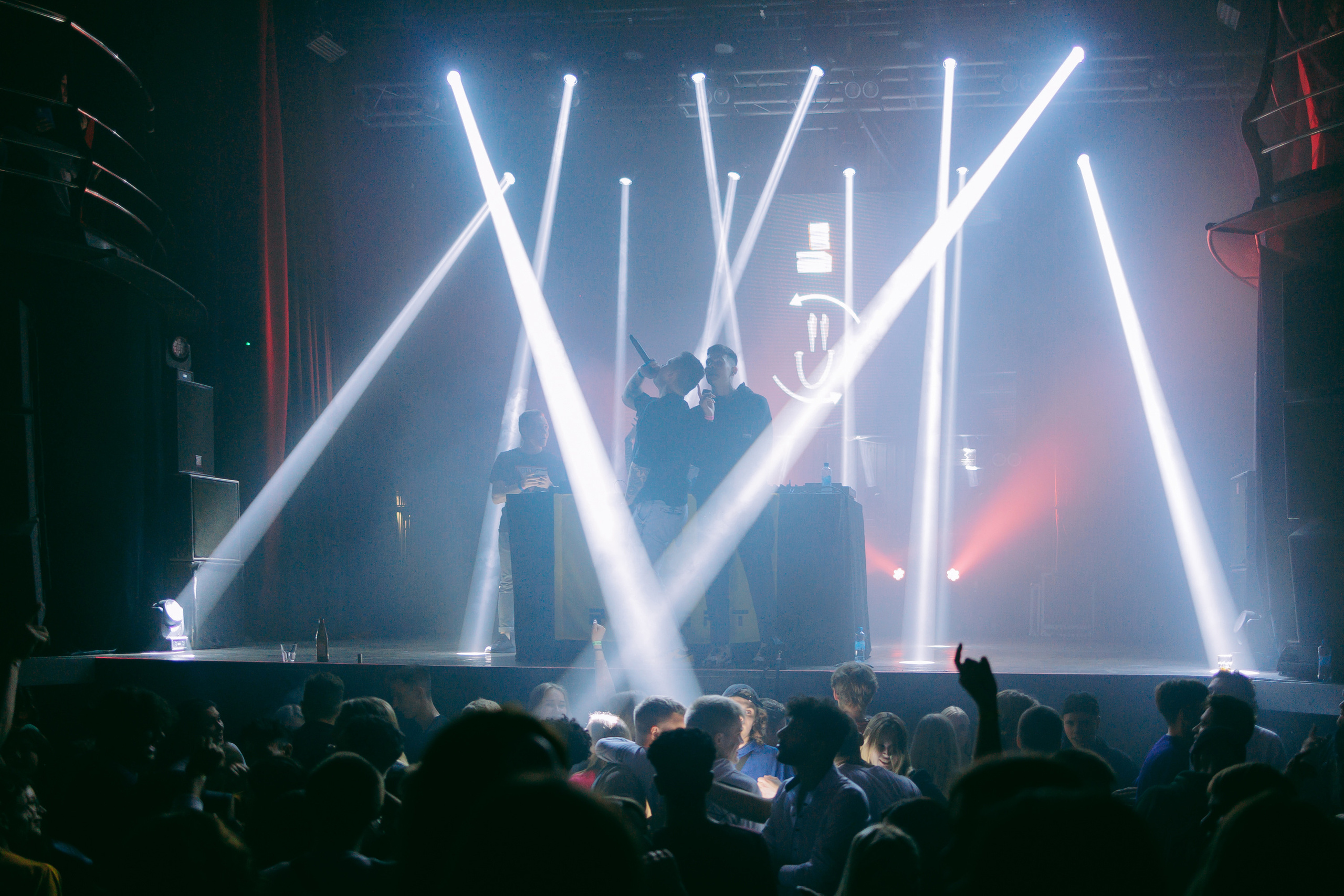 Repeat: 3 years. Фото и видео контент за одну съемку — Веретенников Егор