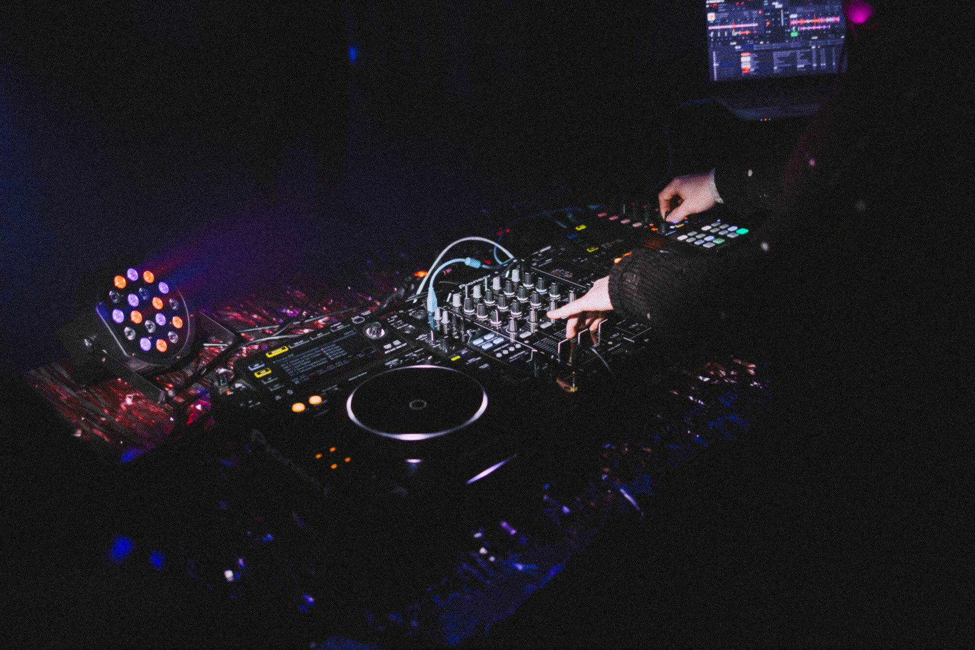 Vie Parisienne with Damien Vandesande (France). Фото и видео контент за одну съемку — Веретенников Егор