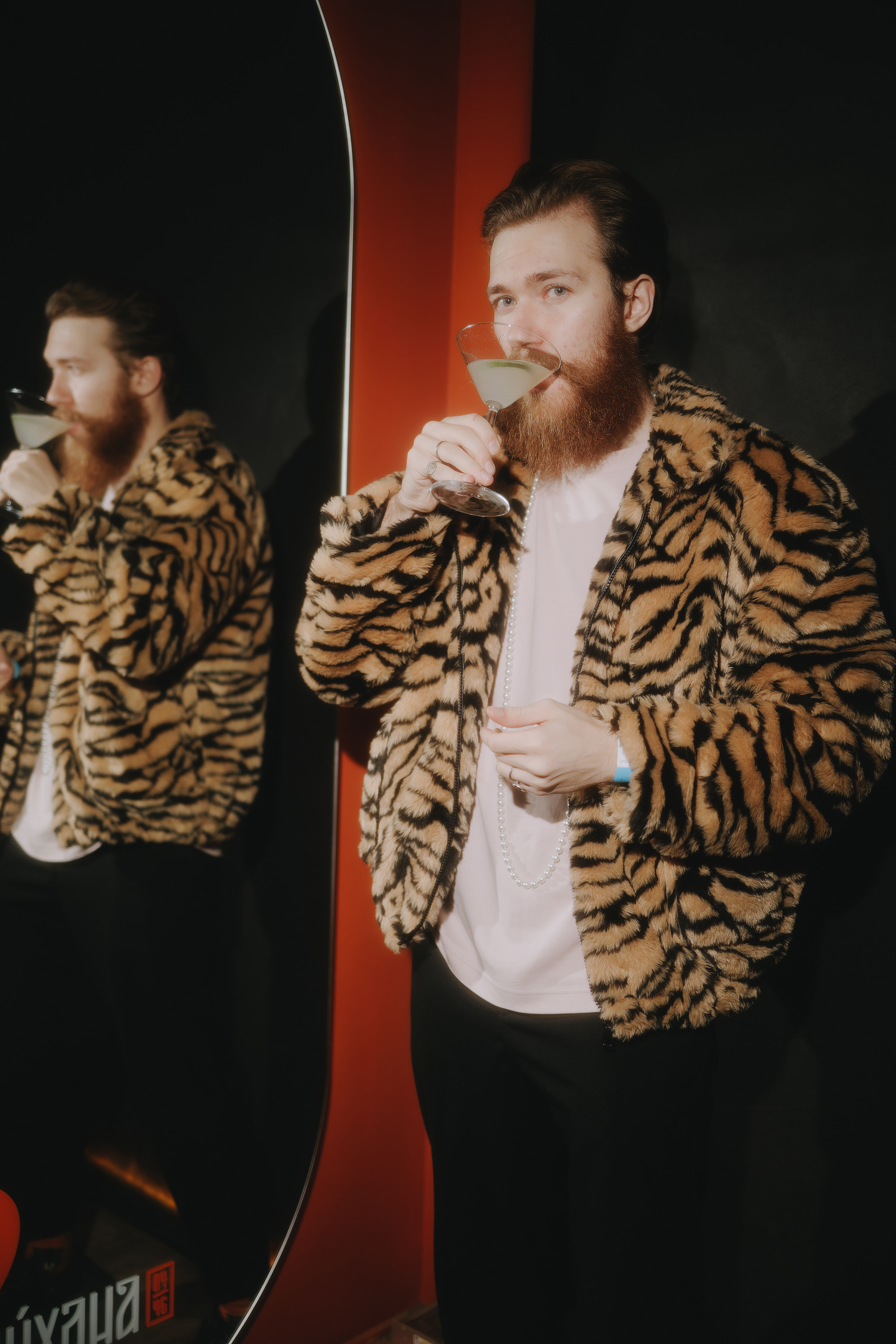 MANTRA: Betelgeize. Фото и видео контент за одну съемку — Веретенников Егор