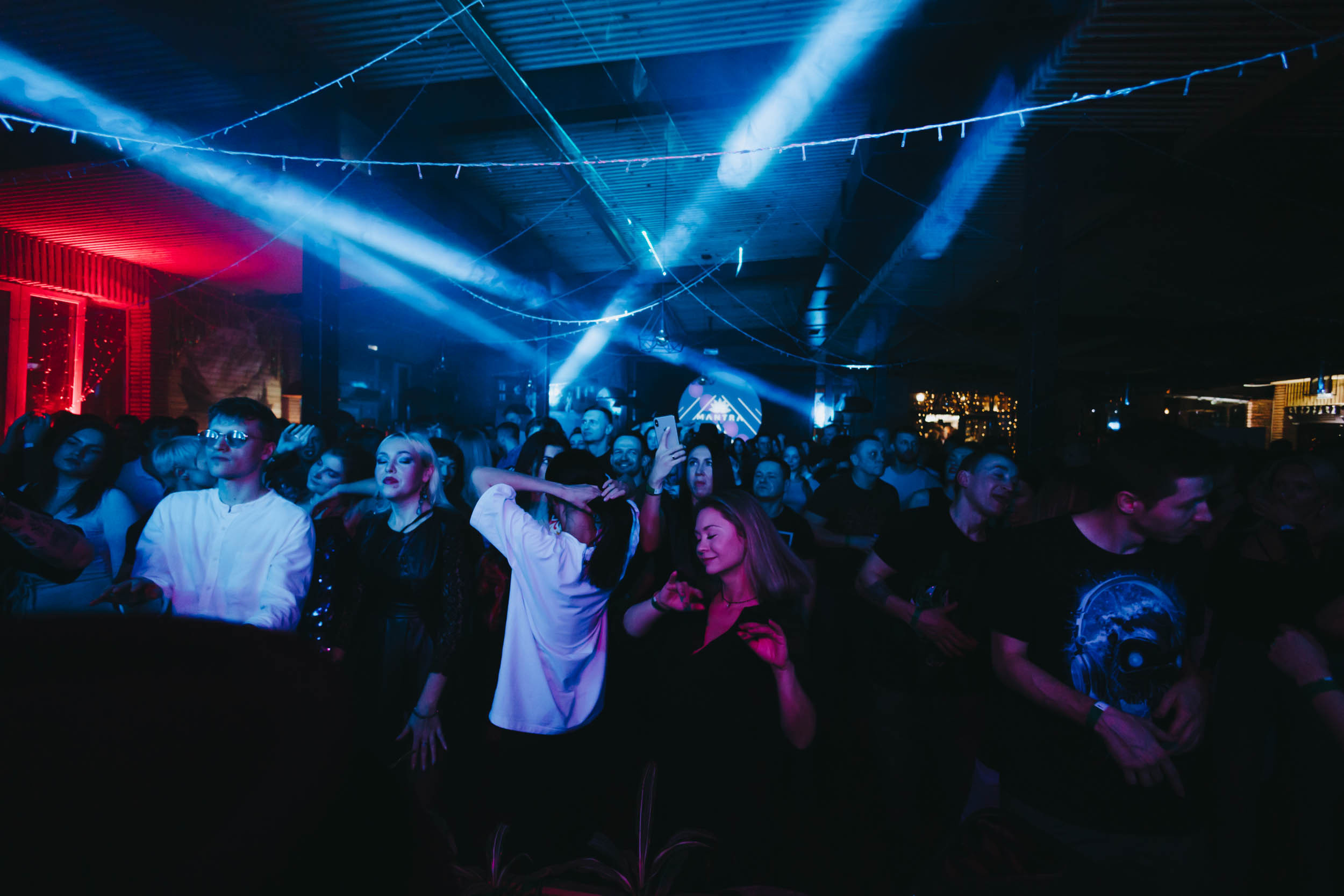 MANTRA: Acrobat. Фото и видео контент за одну съемку — Веретенников Егор