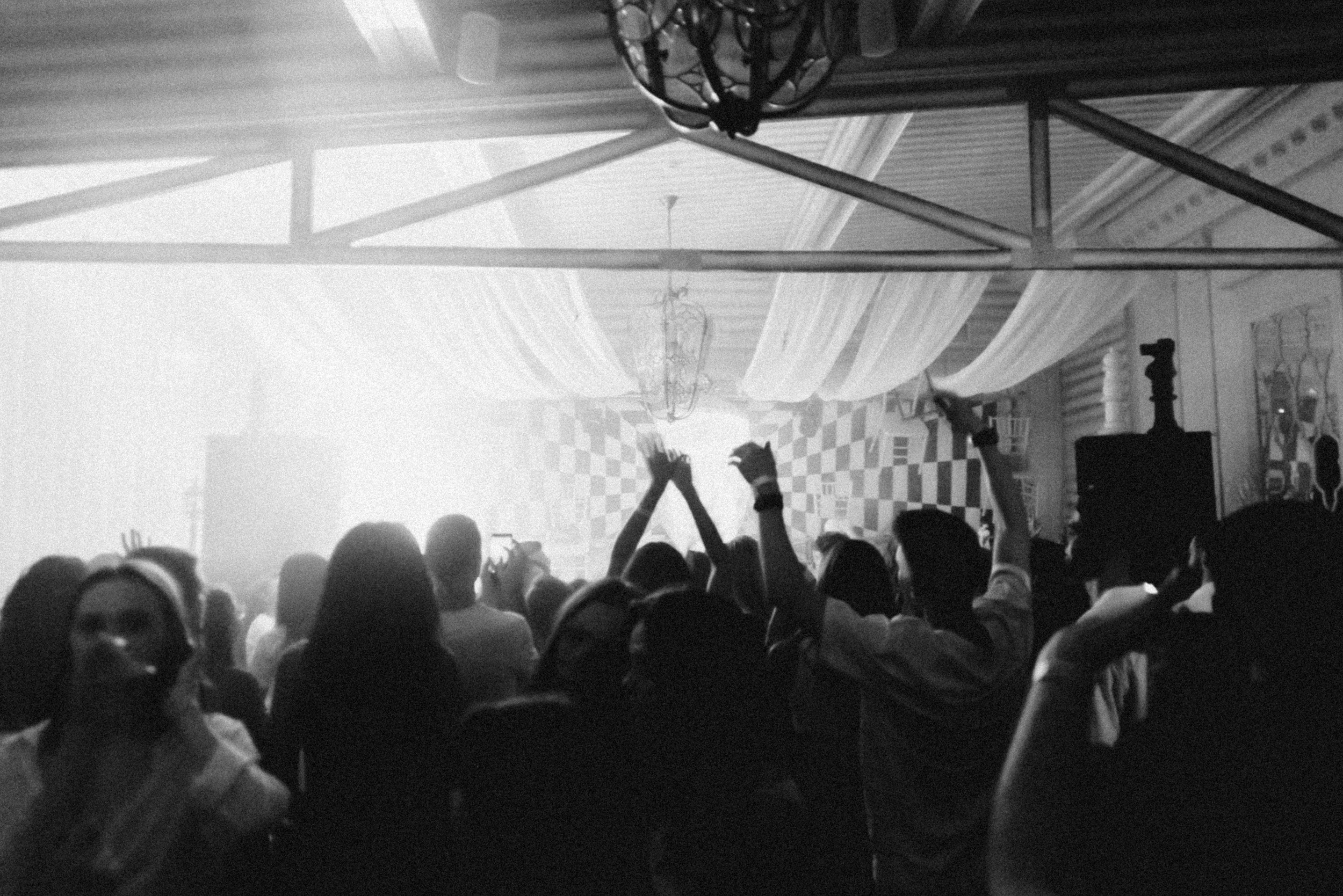 White MANTRA. Фото и видео контент за одну съемку — Веретенников Егор