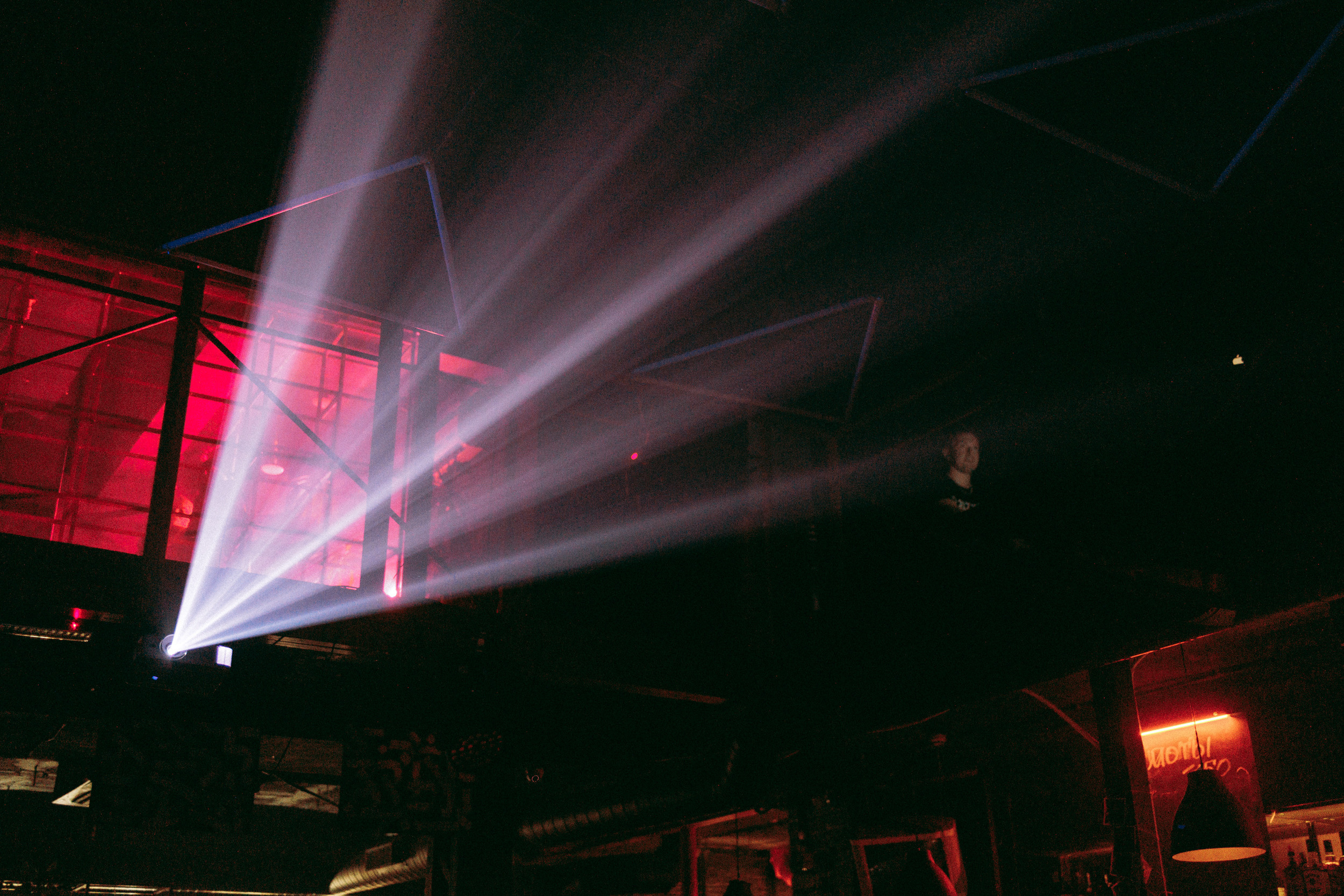 Laika. Фото и видео контент за одну съемку — Веретенников Егор