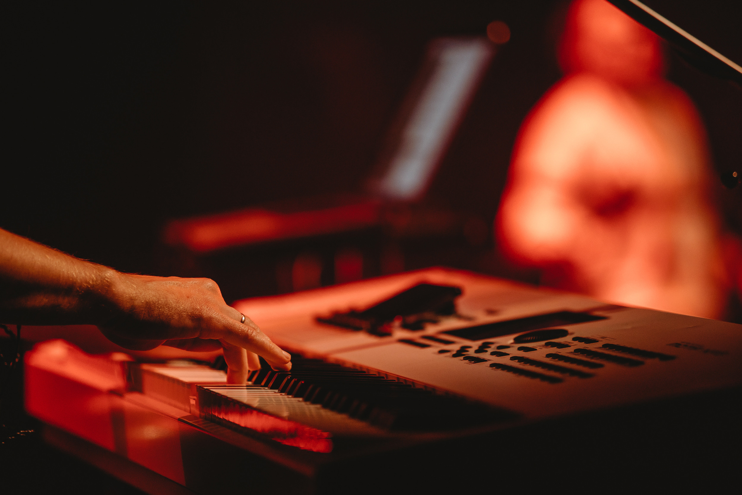 Сурганова и оркестр. Фото и видео контент за одну съемку — Веретенников Егор