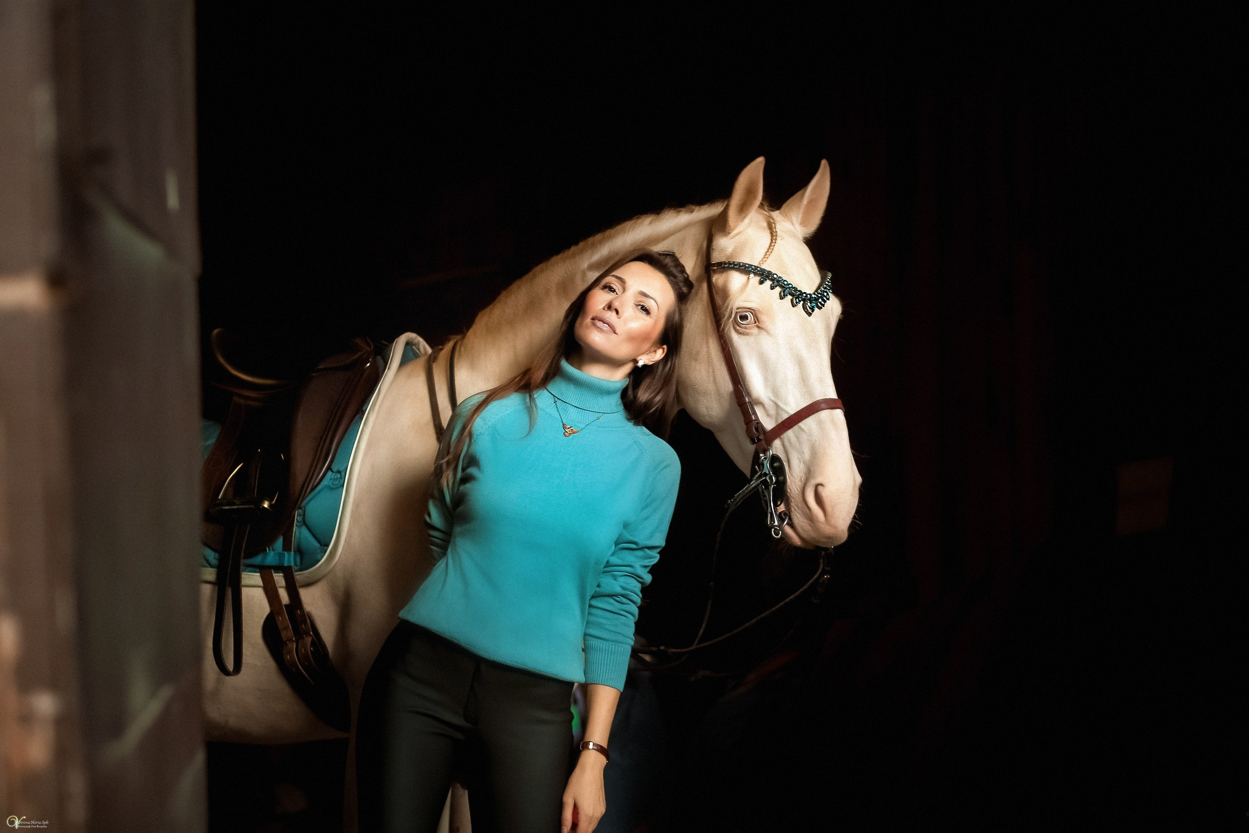 Фотосессии с лошадьми осенью. Фотограф женский и мужской портрет Санкт-Петербург