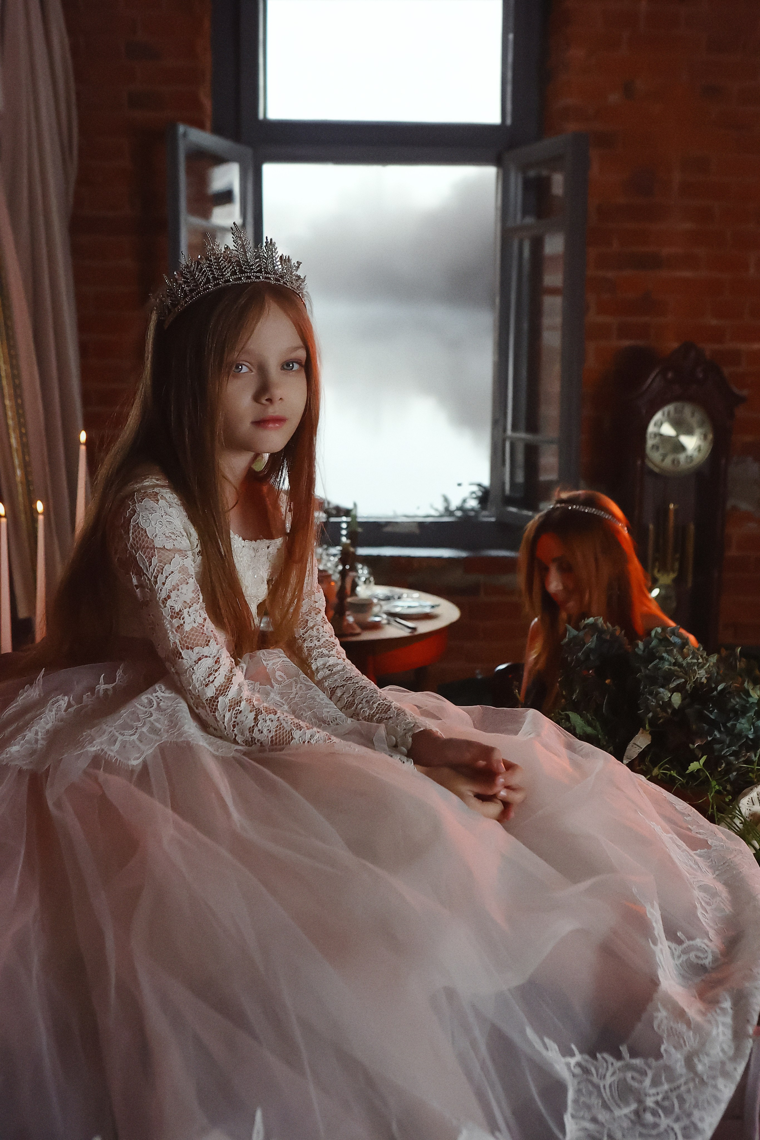 До конца августа снимаю мистическую сказку в локации МОХ. Фотограф Vivien Rocher г. Москва