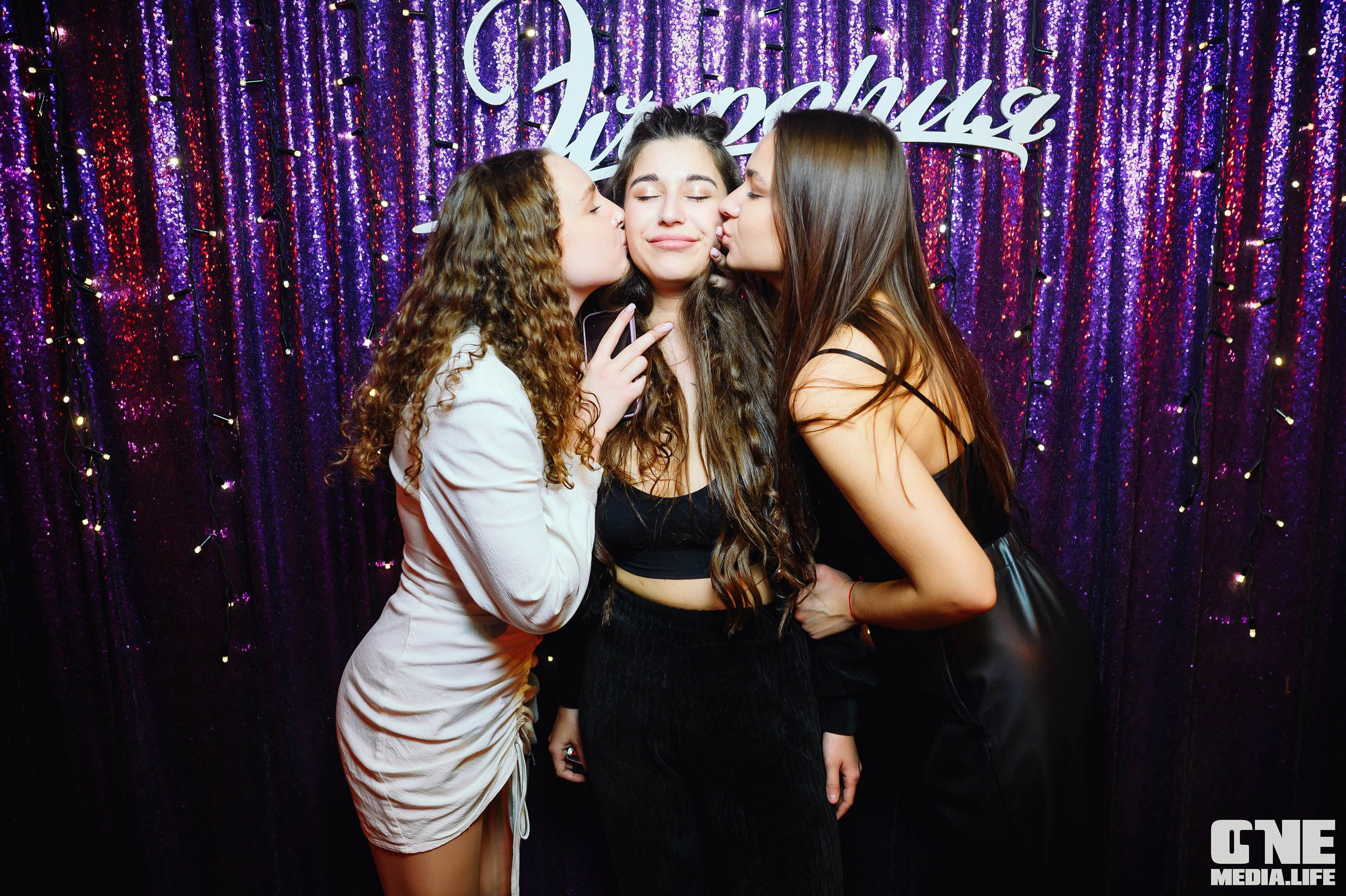 Фотоотчет из караоке-клуба Эйфория. One Media Life: фоторепортажи, фотоотчеты с мероприятий и заведений