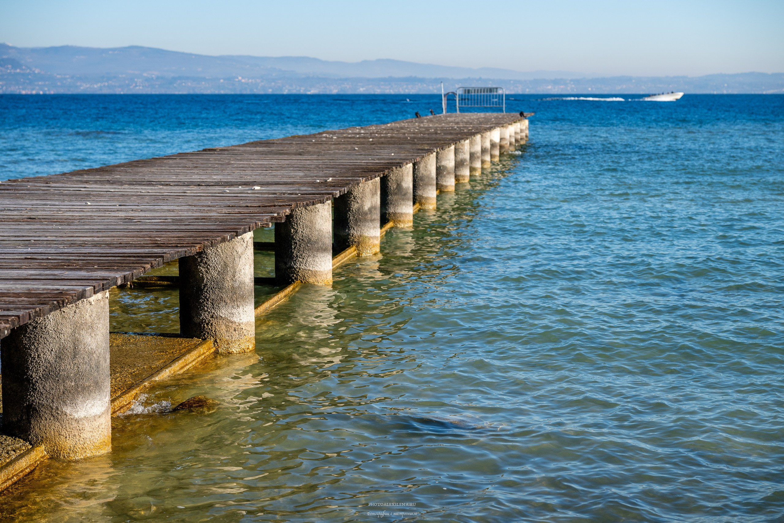 Сирмионе-очаровательный городок на озере Гарда. Авторские стильные фотокартины