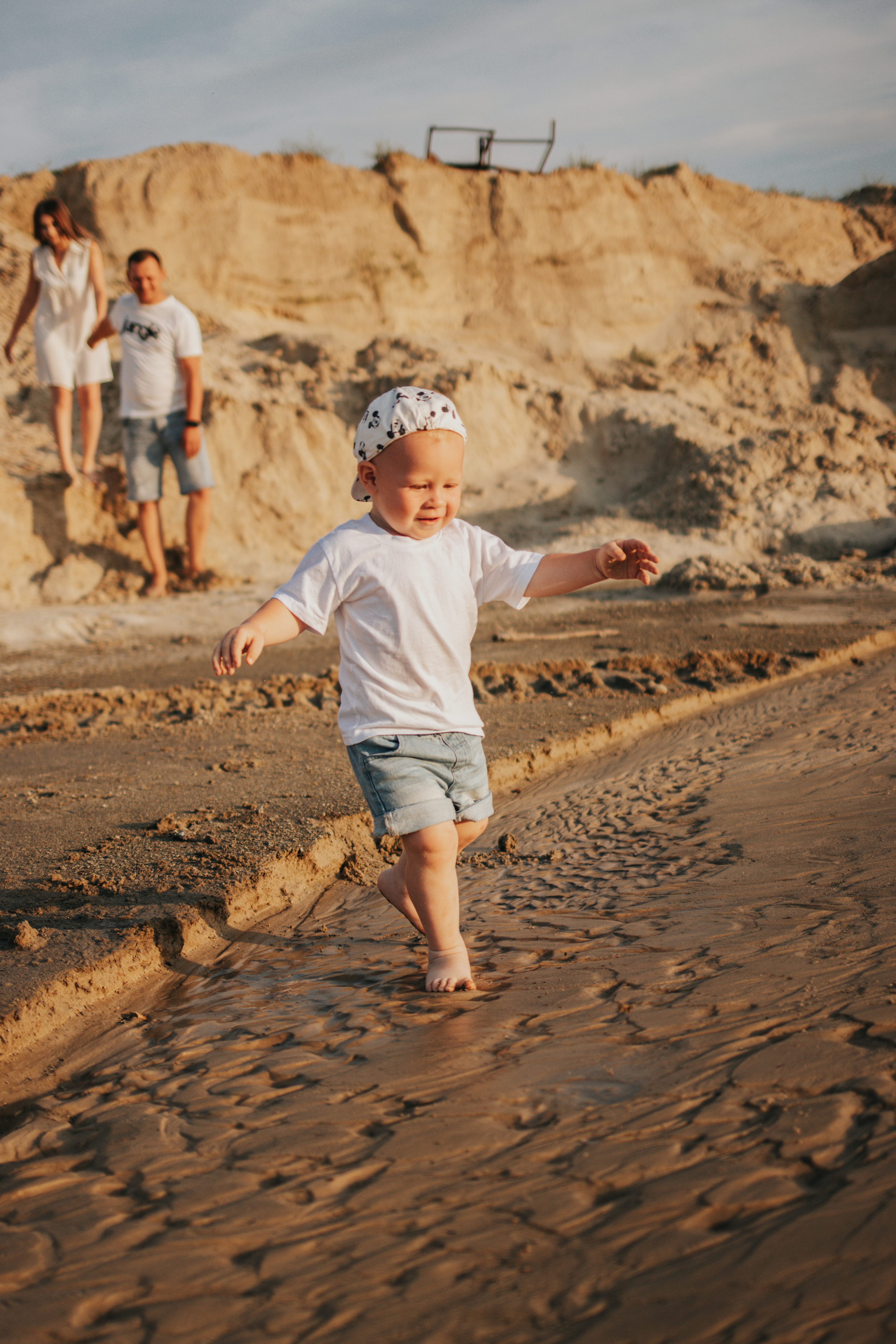 Голыми лапками по песку. Фотограф Пенза/Сердобск
