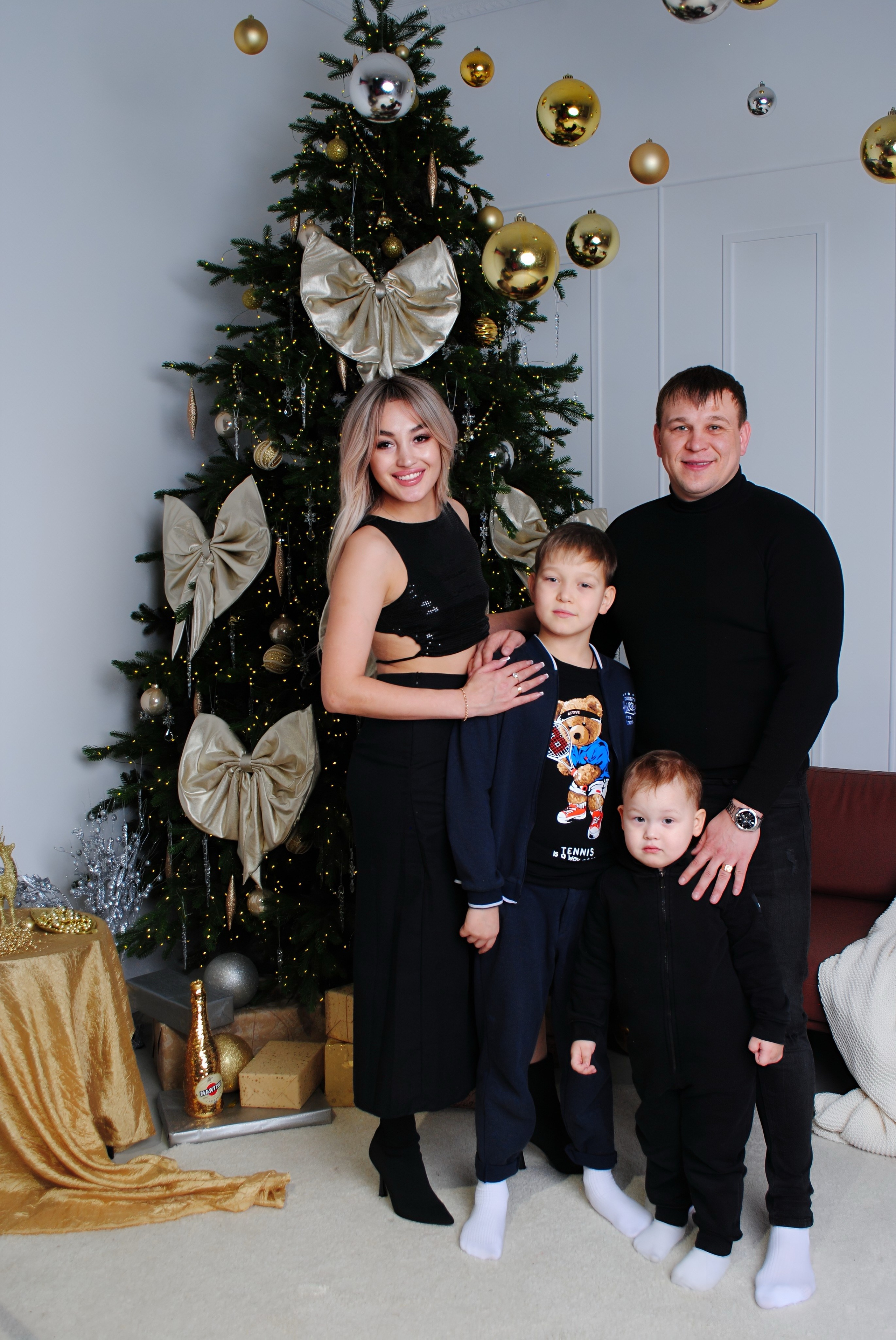 Юля и семья. Фотограф Мария Мусаелян