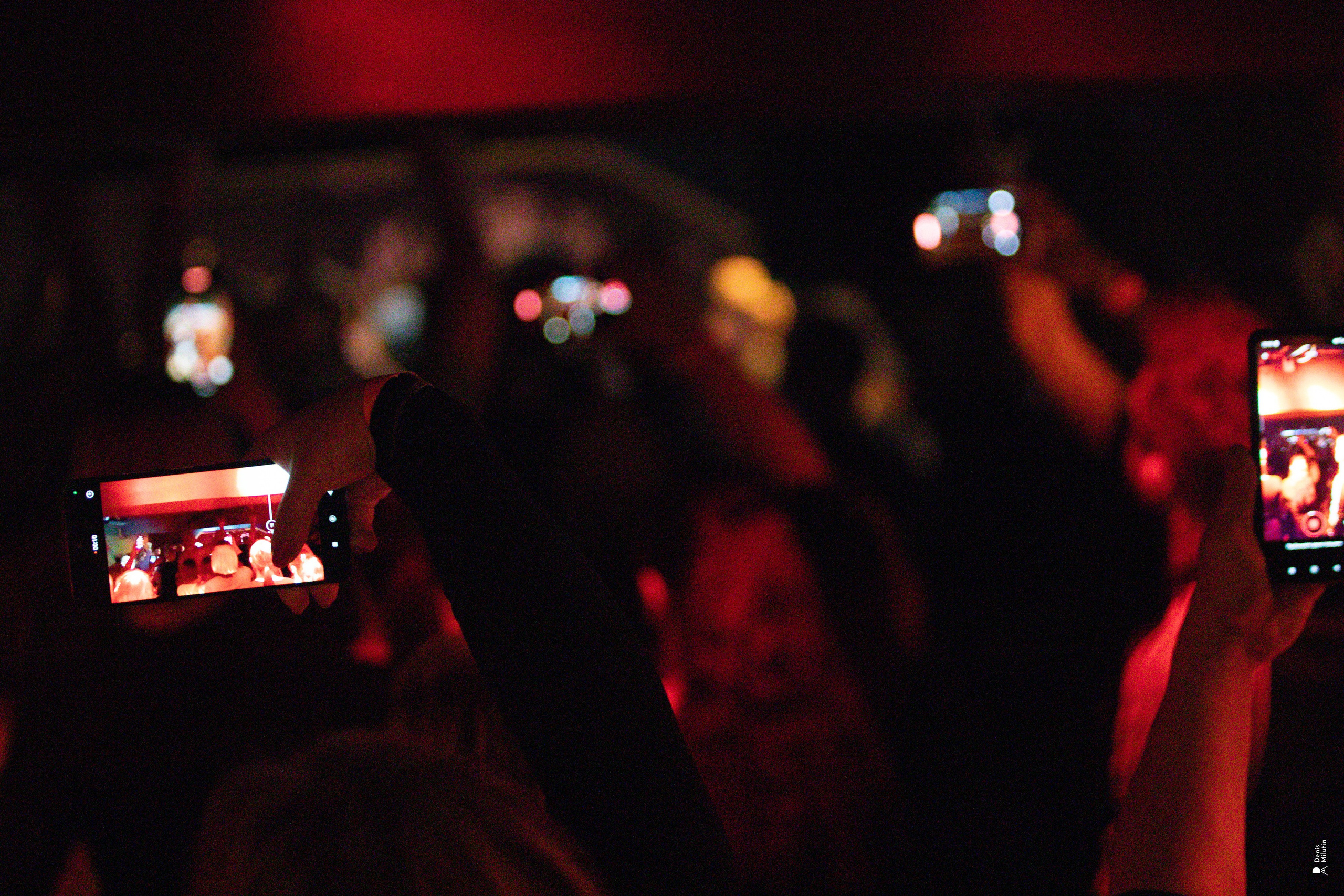 Рядом Ассенизаторы. Портретный фотограф Денис Милютин