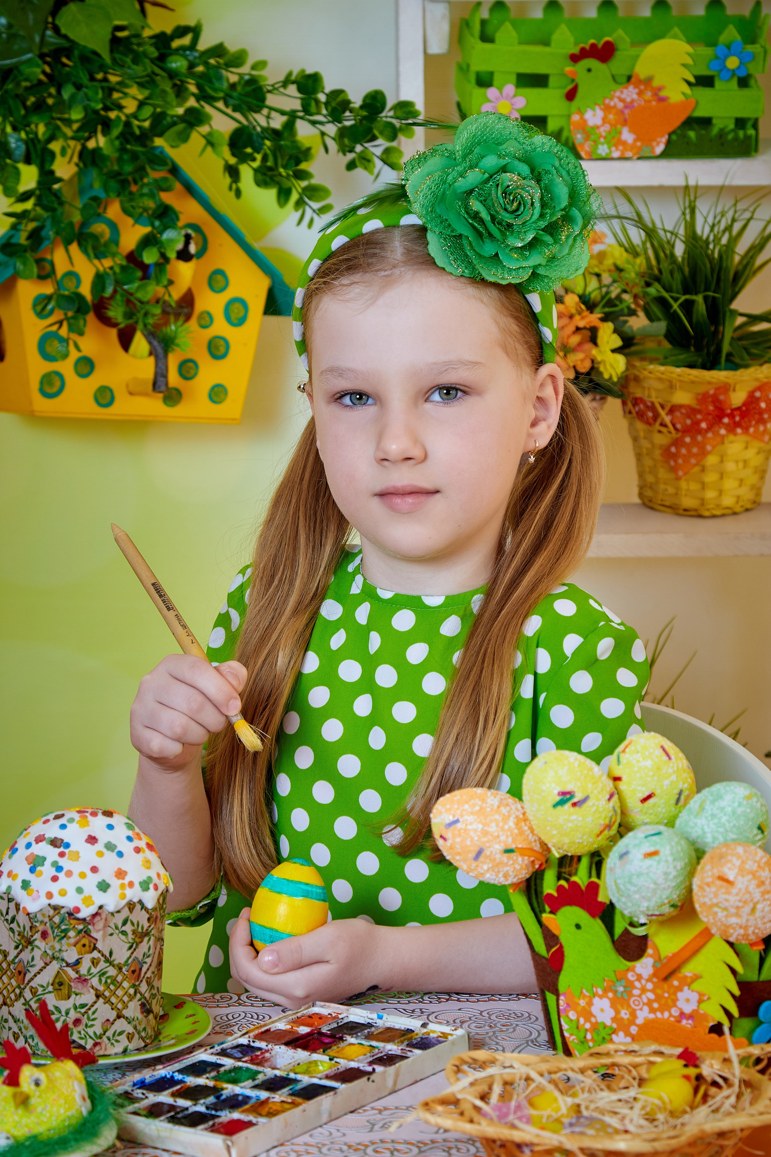 Красим яйца. Детская выездная фотостудия